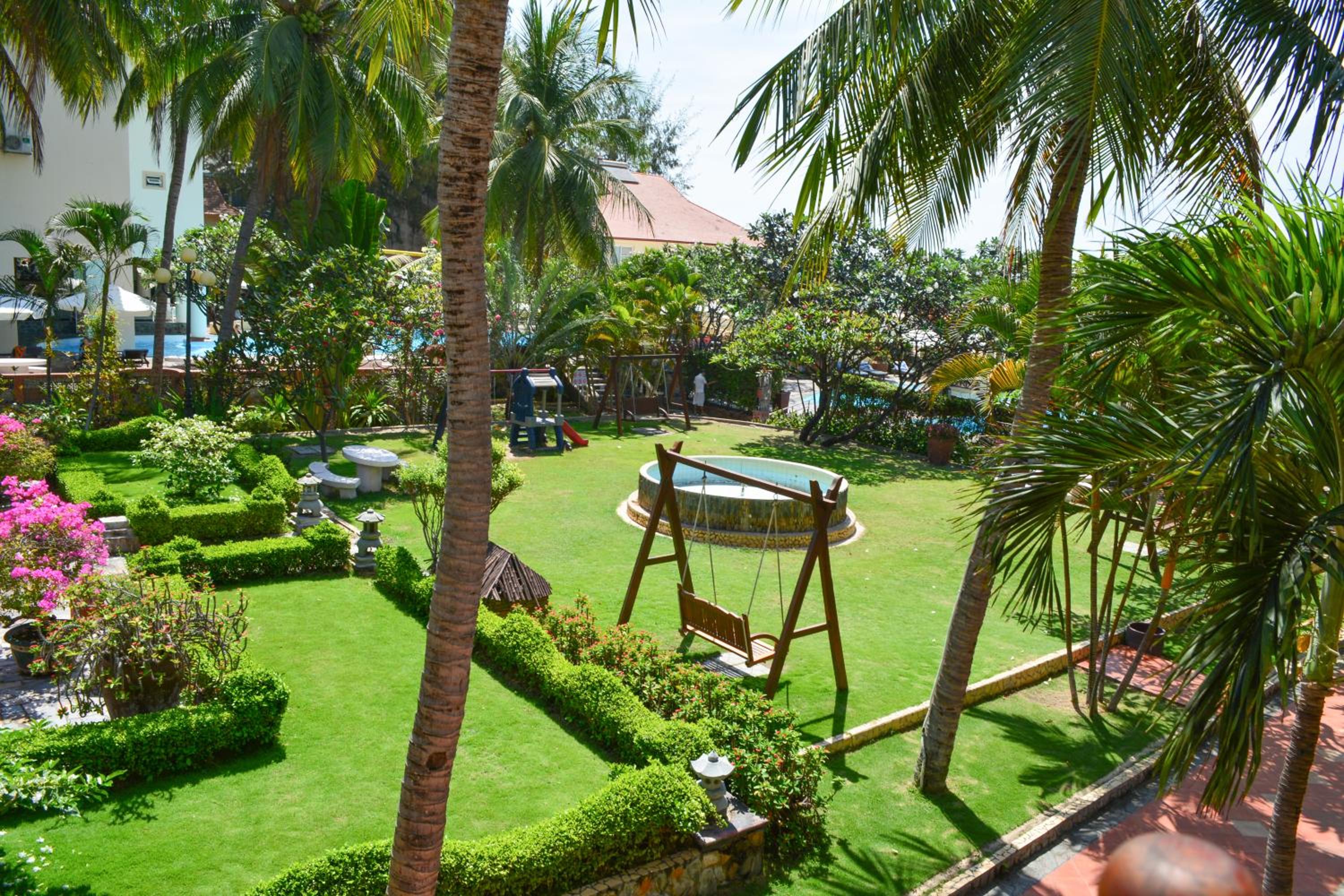 Le Aqua Resort & Spa Phan Thiet - Swiss Village Resort & Spa