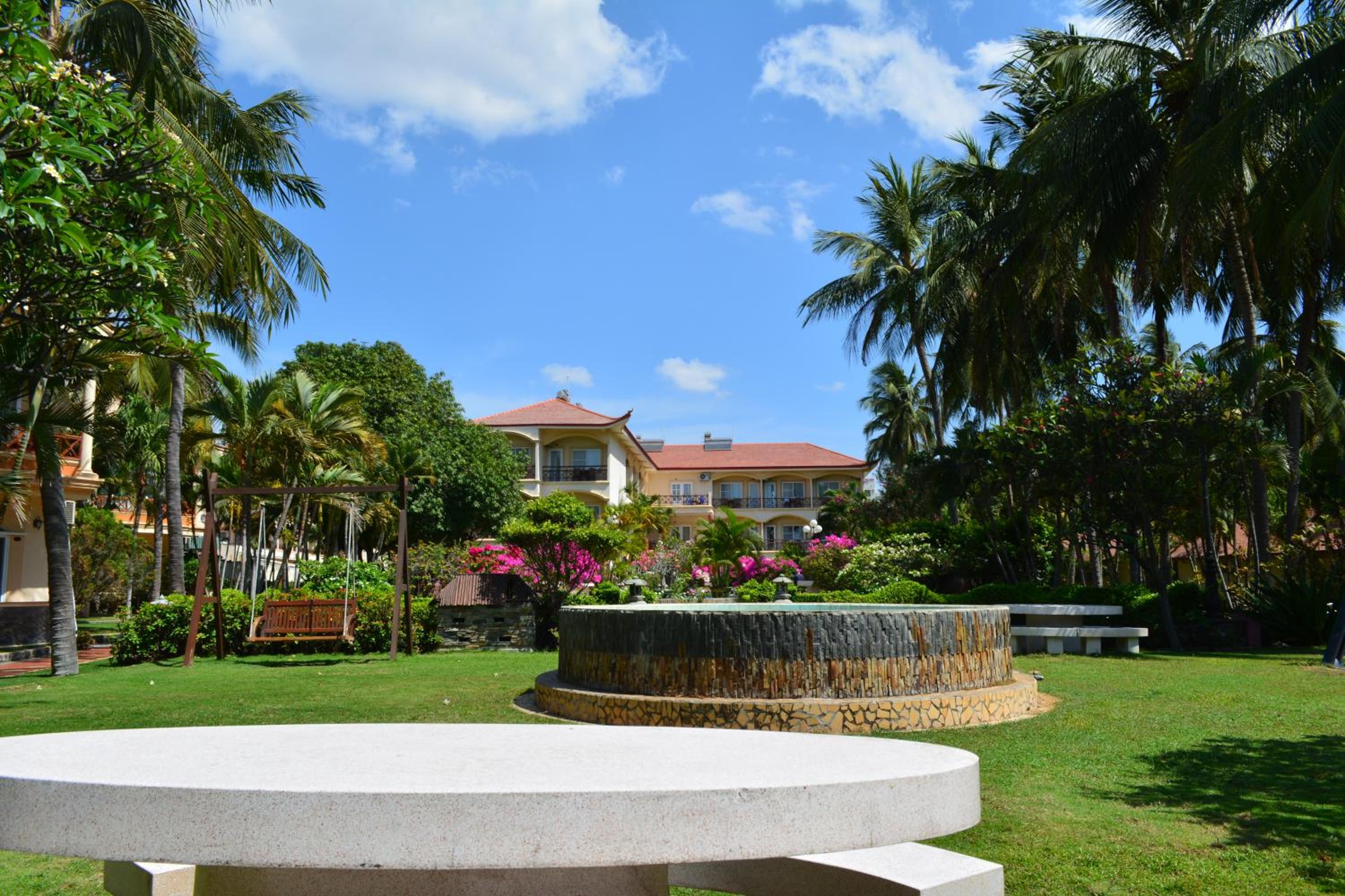 Le Aqua Resort & Spa Phan Thiet - Swiss Village Resort & Spa