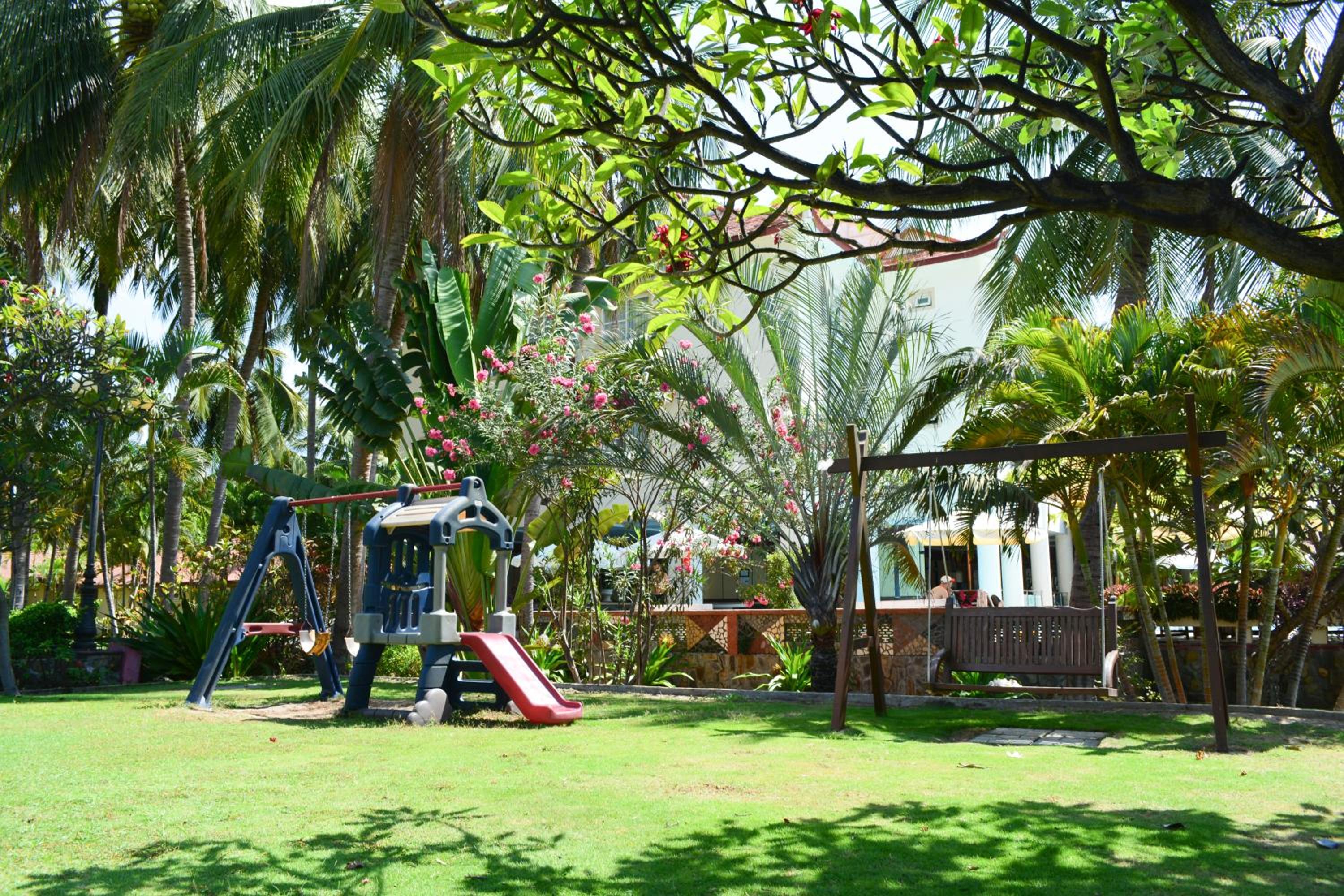 Le Aqua Resort & Spa Phan Thiet - Swiss Village Resort & Spa