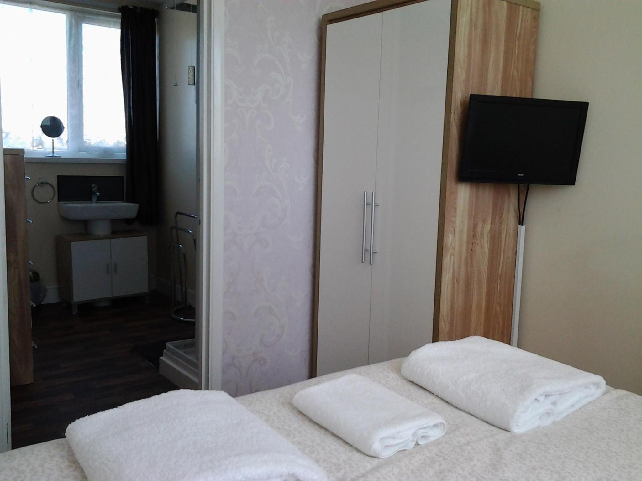 OYO Twins Palms Guest House
