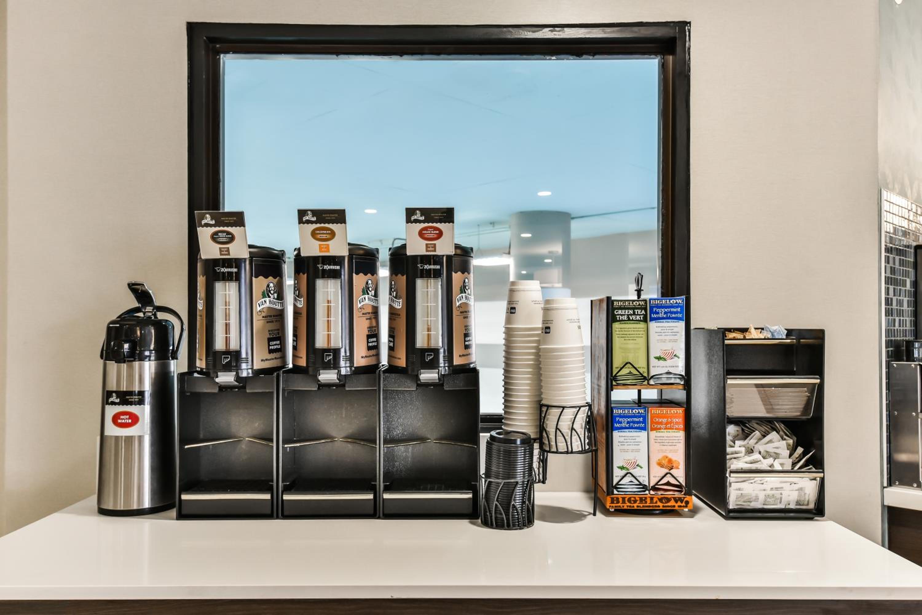 Cambridge Vacations - Best Western Plus Cambridge Hotel - Property Image 9