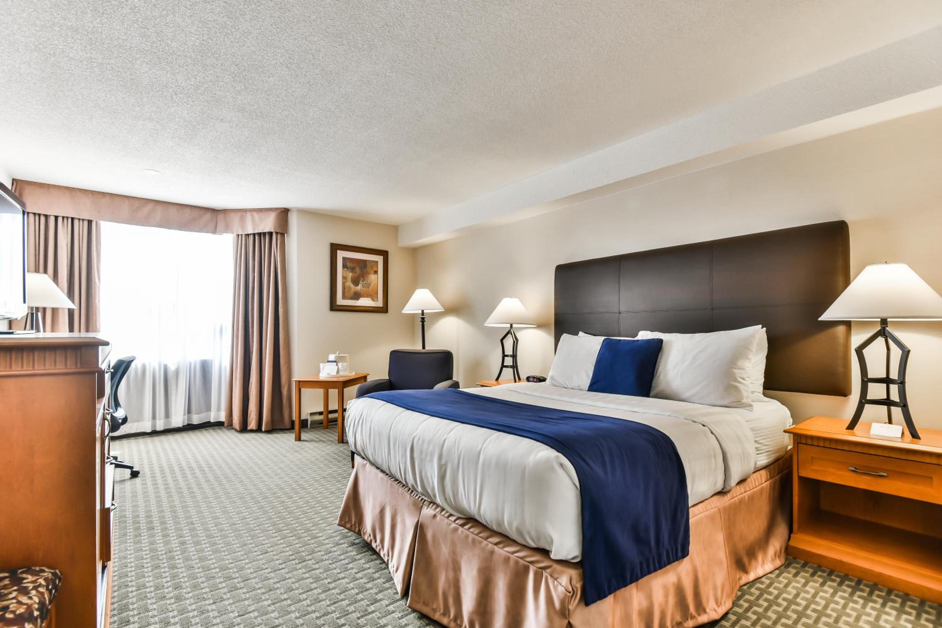 Cambridge Vacations - Best Western Plus Cambridge Hotel - Property Image 20