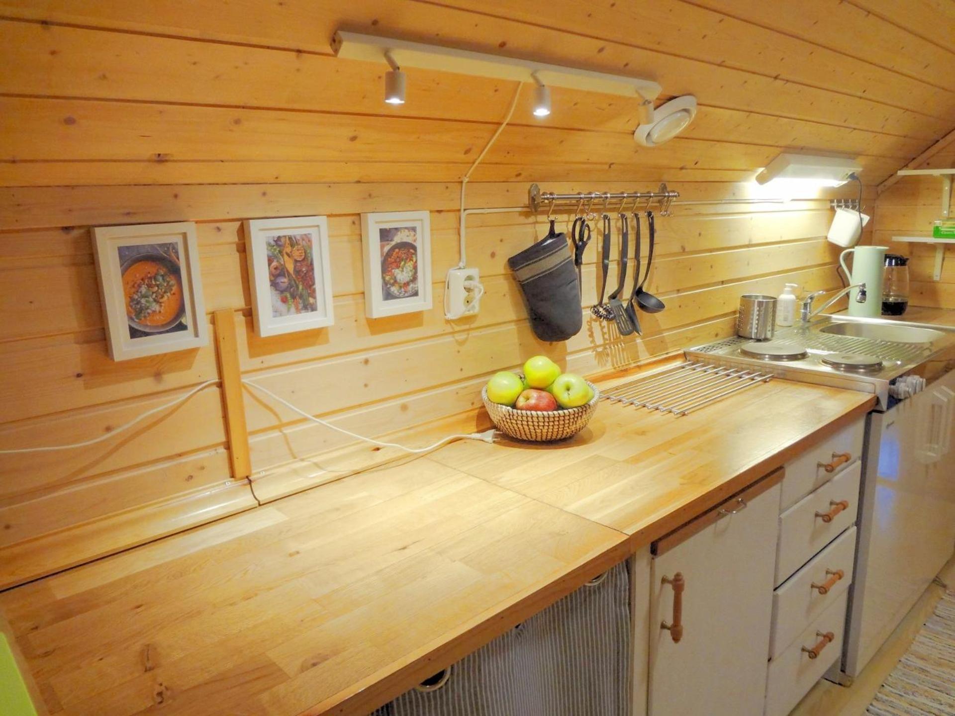 Fully equipped flat, 2 bedrooms, FREE car parking.