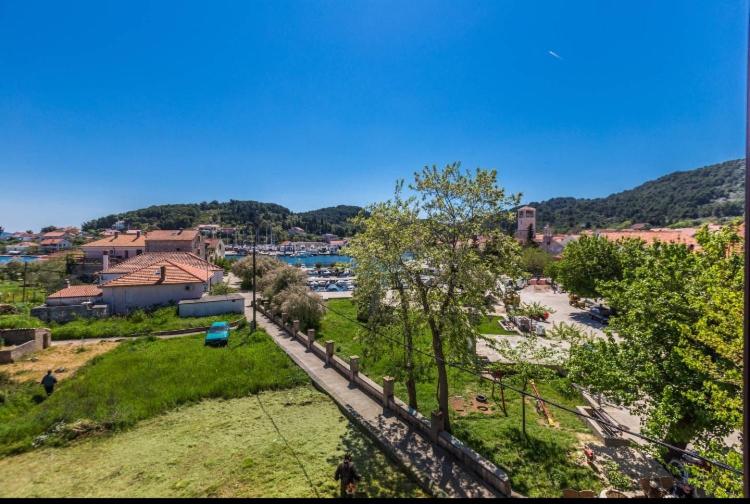 Slanac en Veli Iž — other