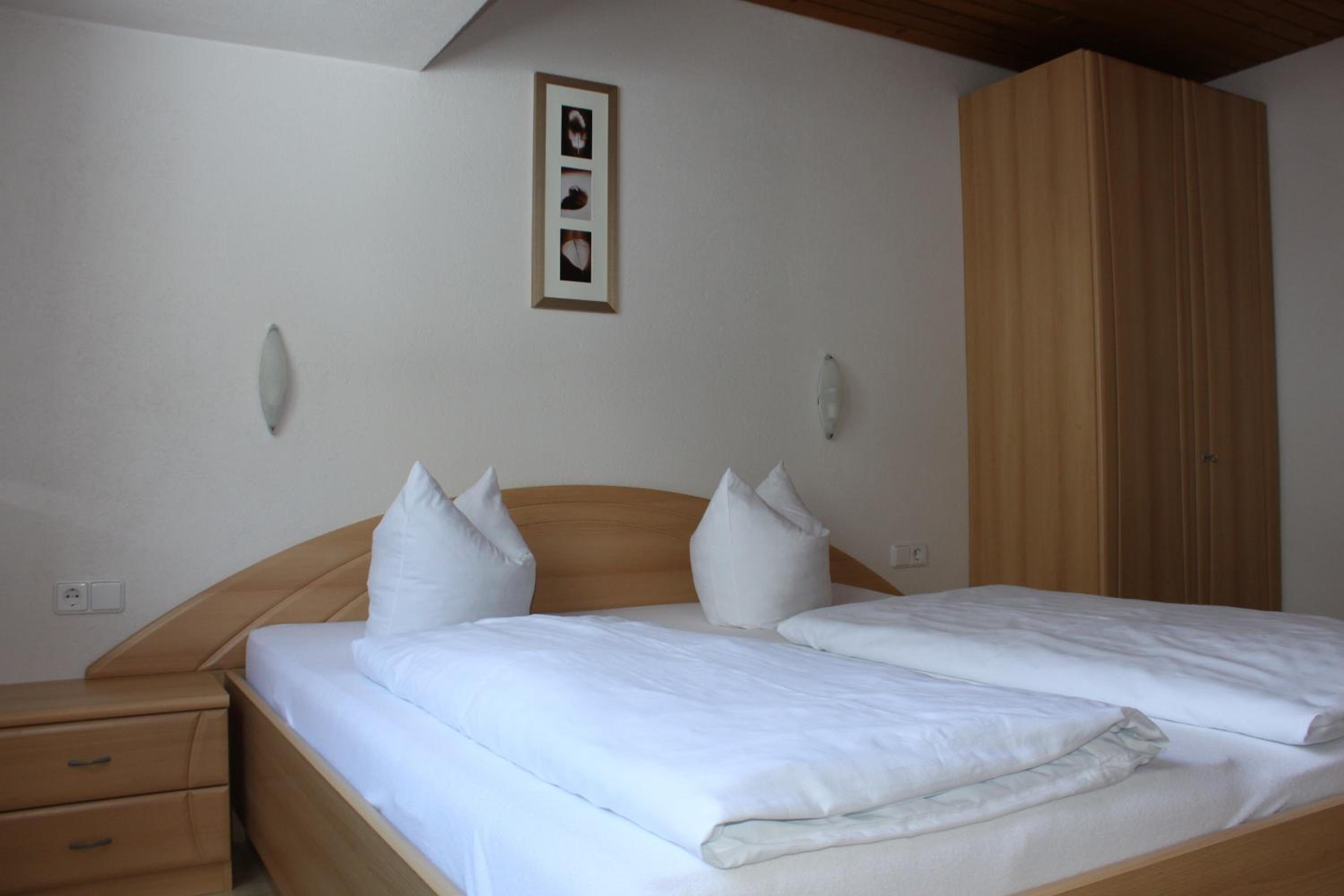 WOLF RETREAT Apartments im Lechtal davor Appartementhaus Michaela