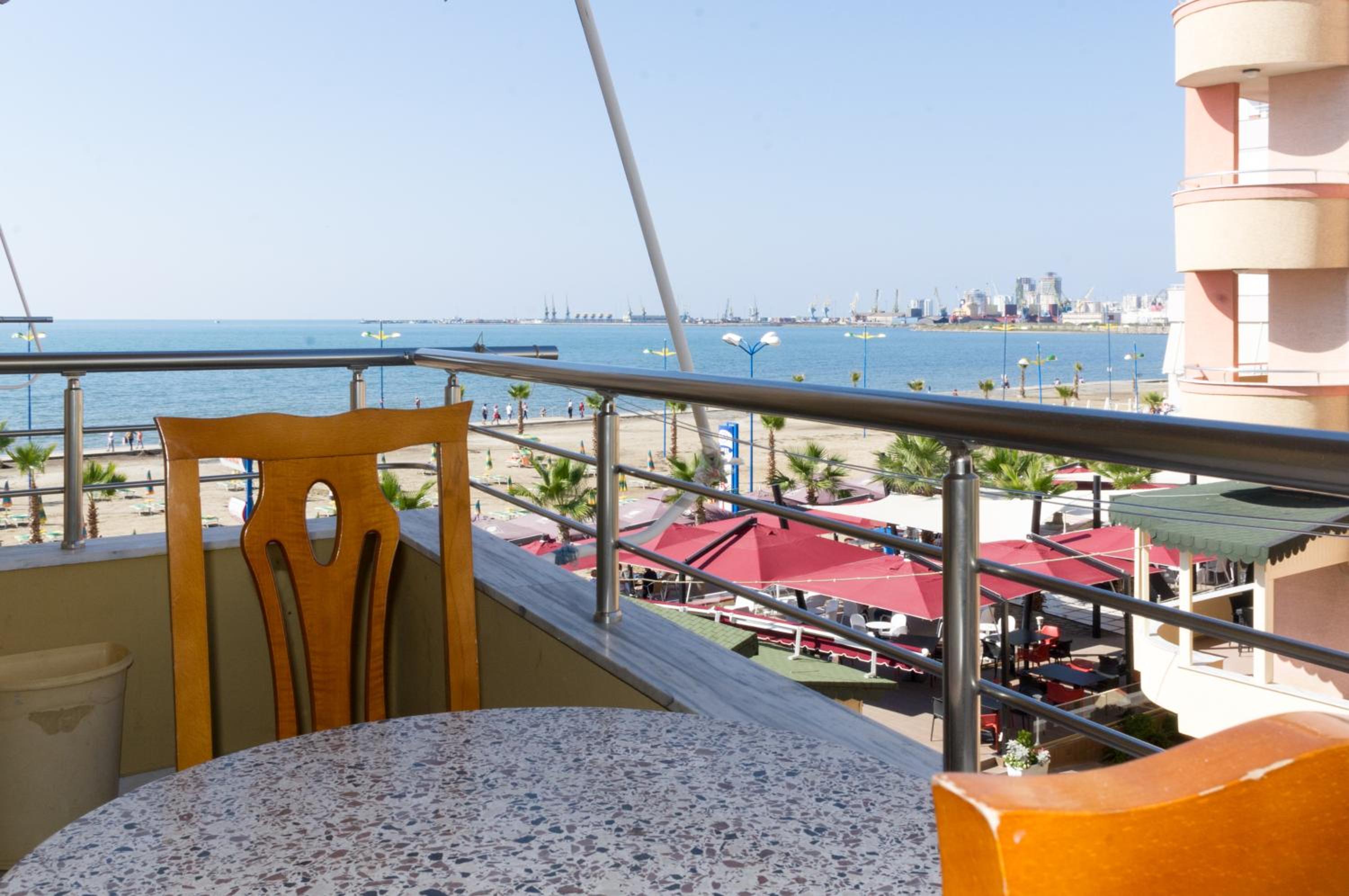 Comfortable apartment next to the beach photo 2