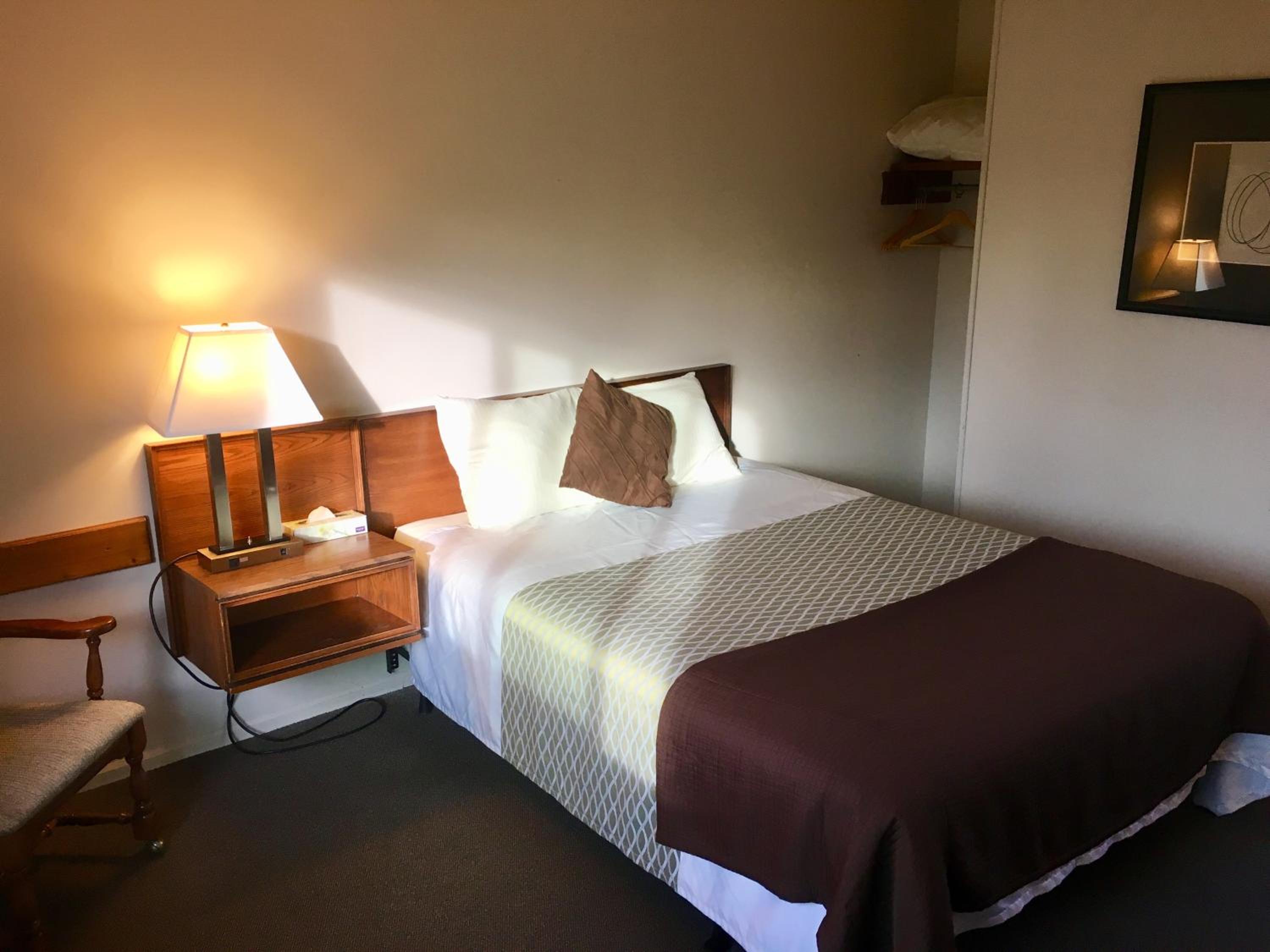 Fuller Lake Chemainus Motel