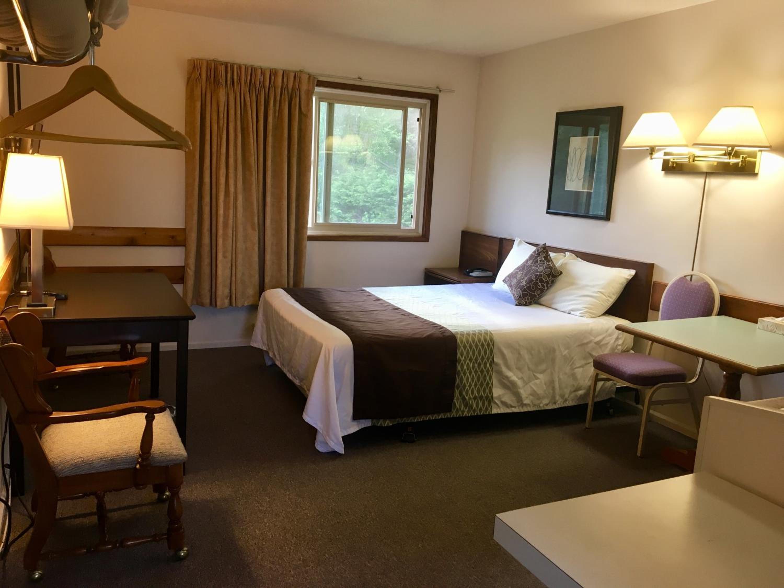 Fuller Lake Chemainus Motel