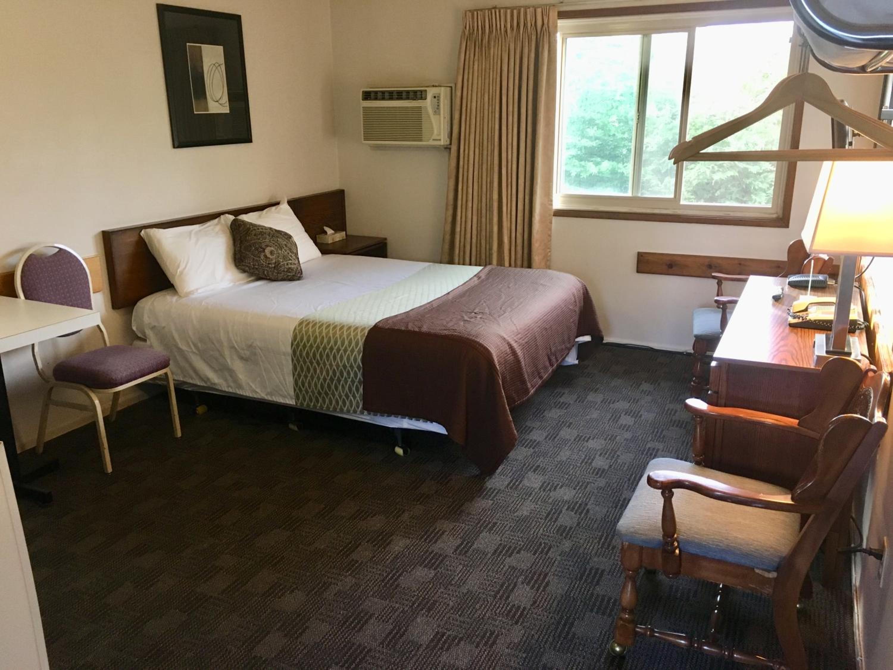 Fuller Lake Chemainus Motel