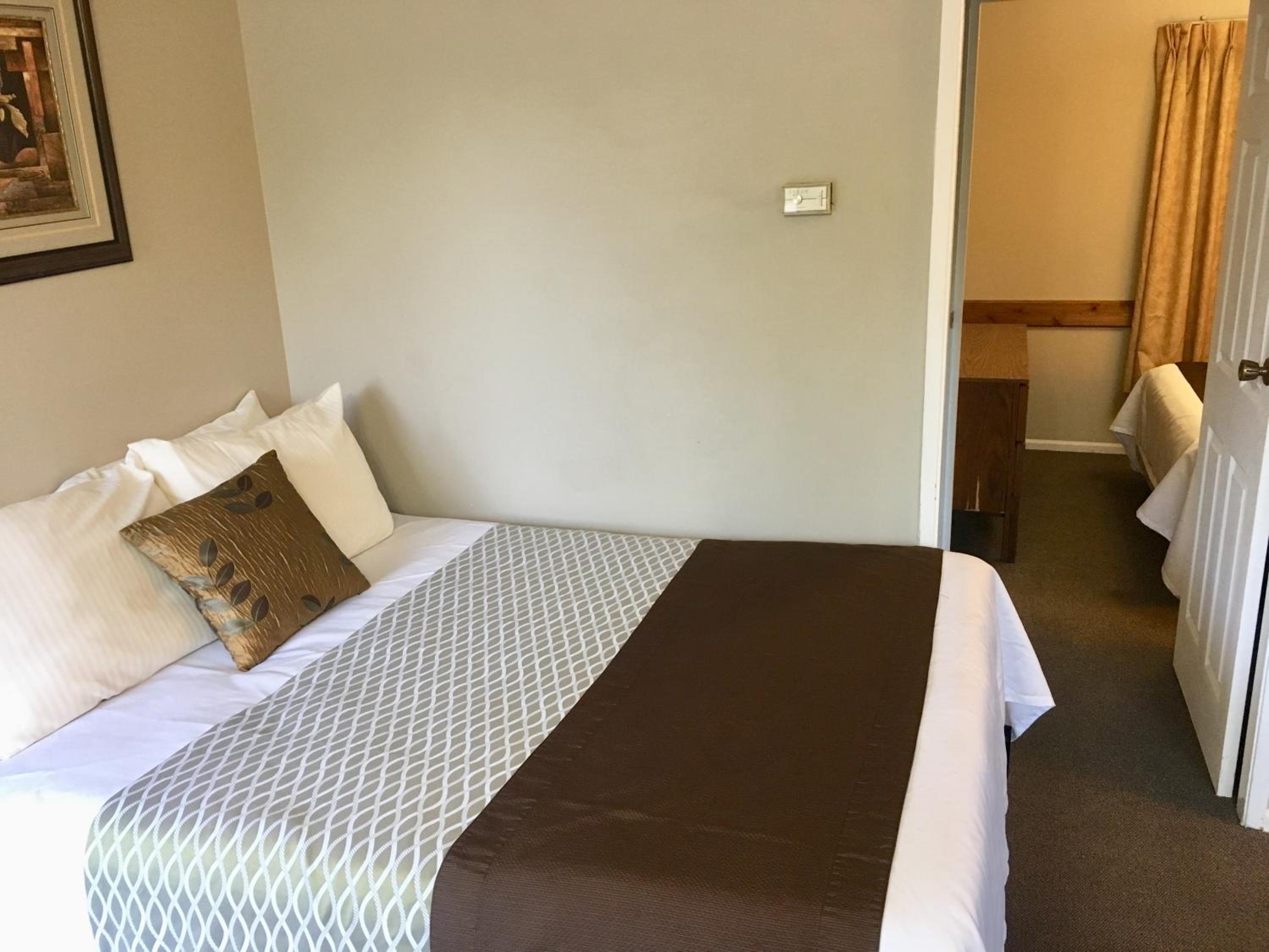 Fuller Lake Chemainus Motel