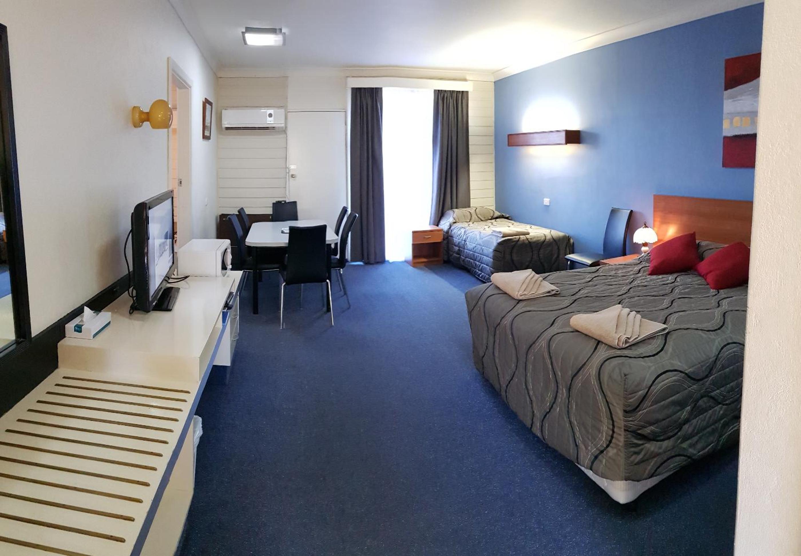 Amber Court Motor Inn