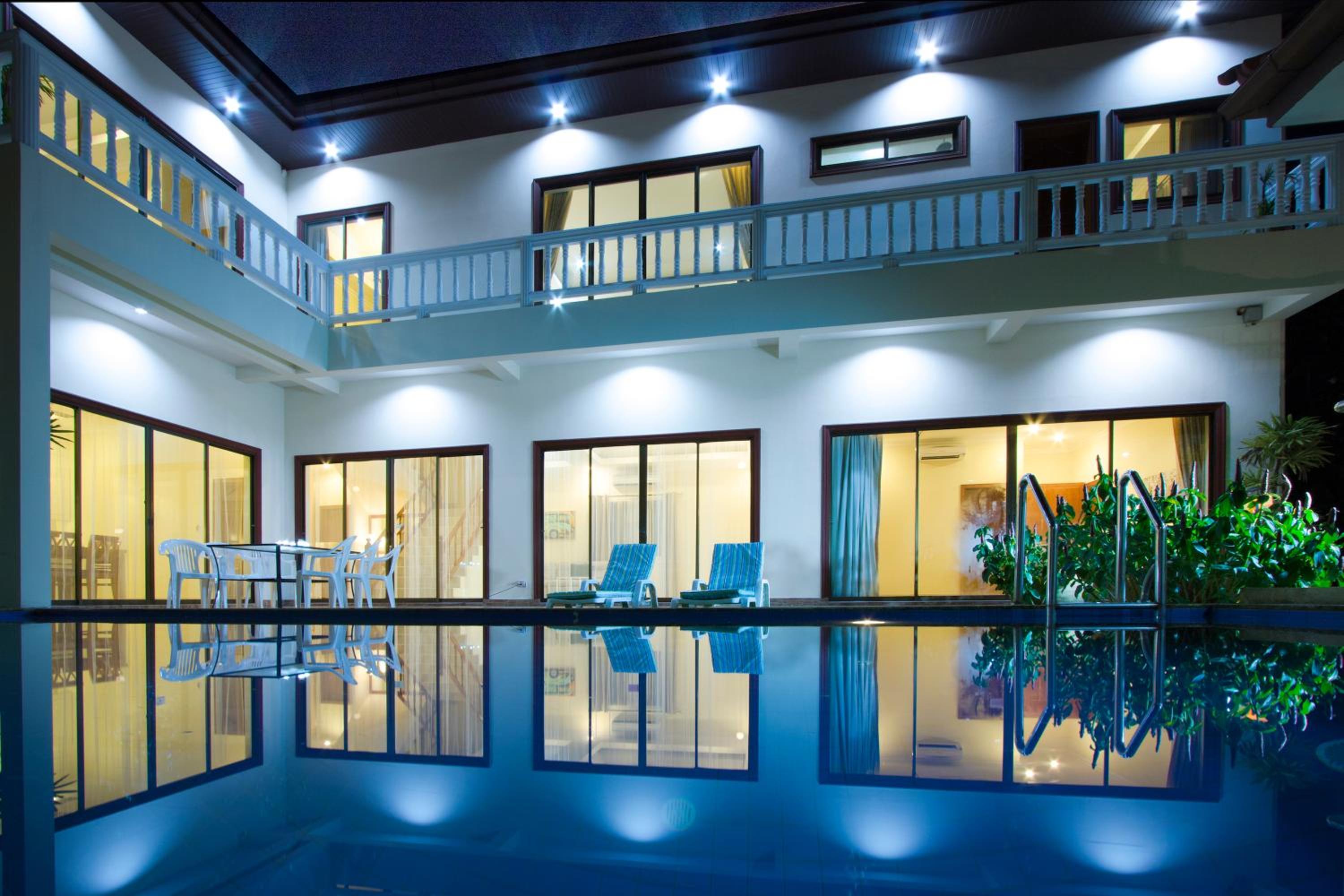 Avoca Pool Villas