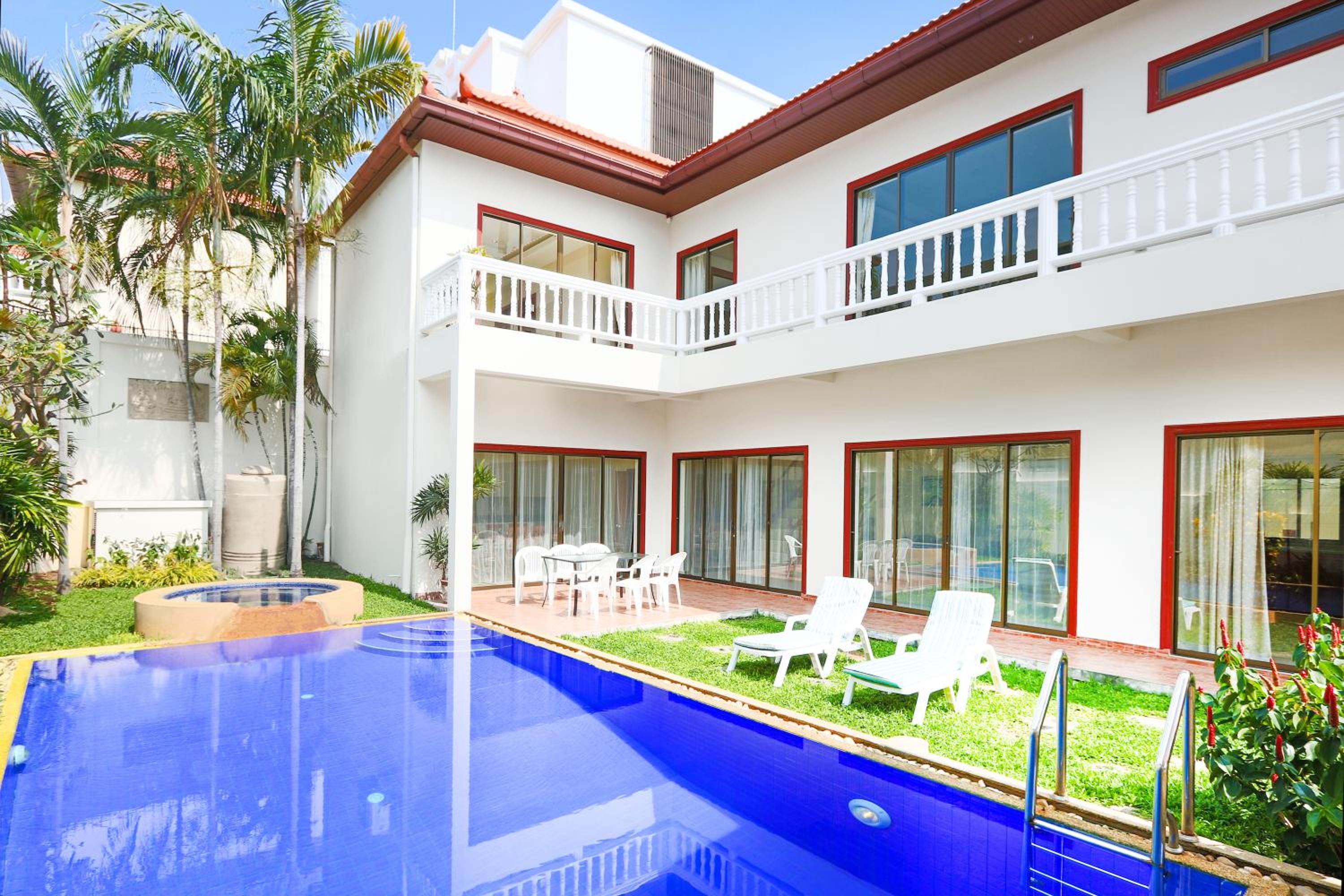 Avoca Pool Villas