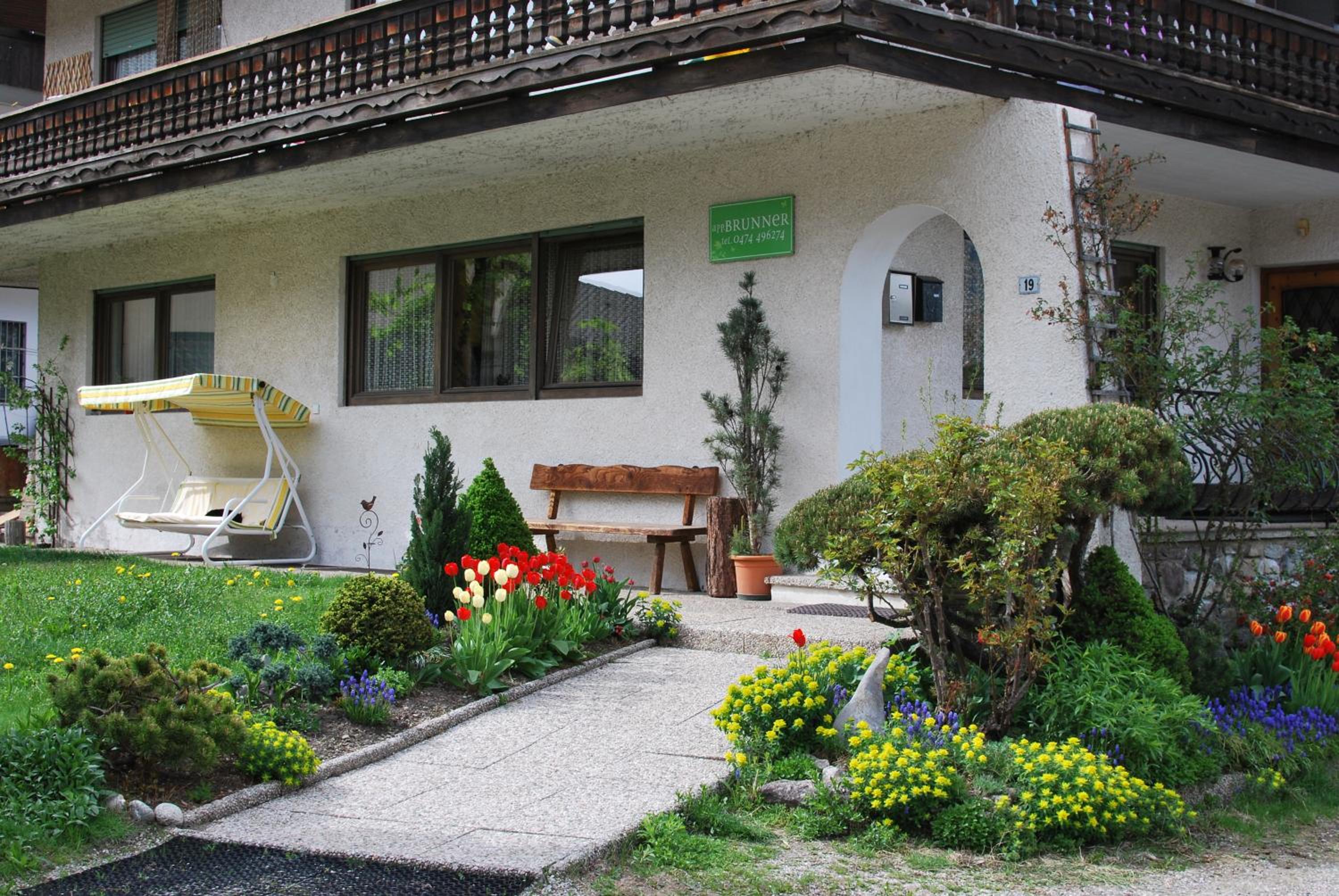 Photo 12