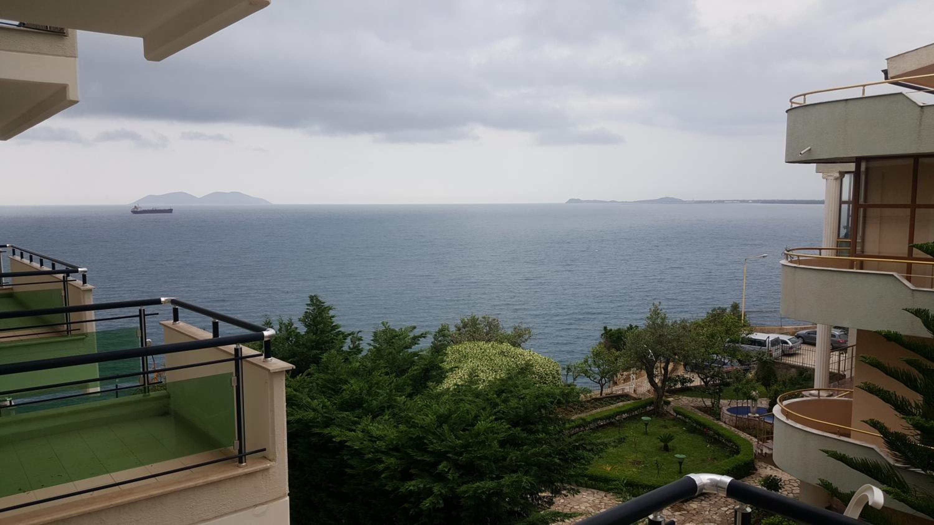 Deni Sea View Apartment
