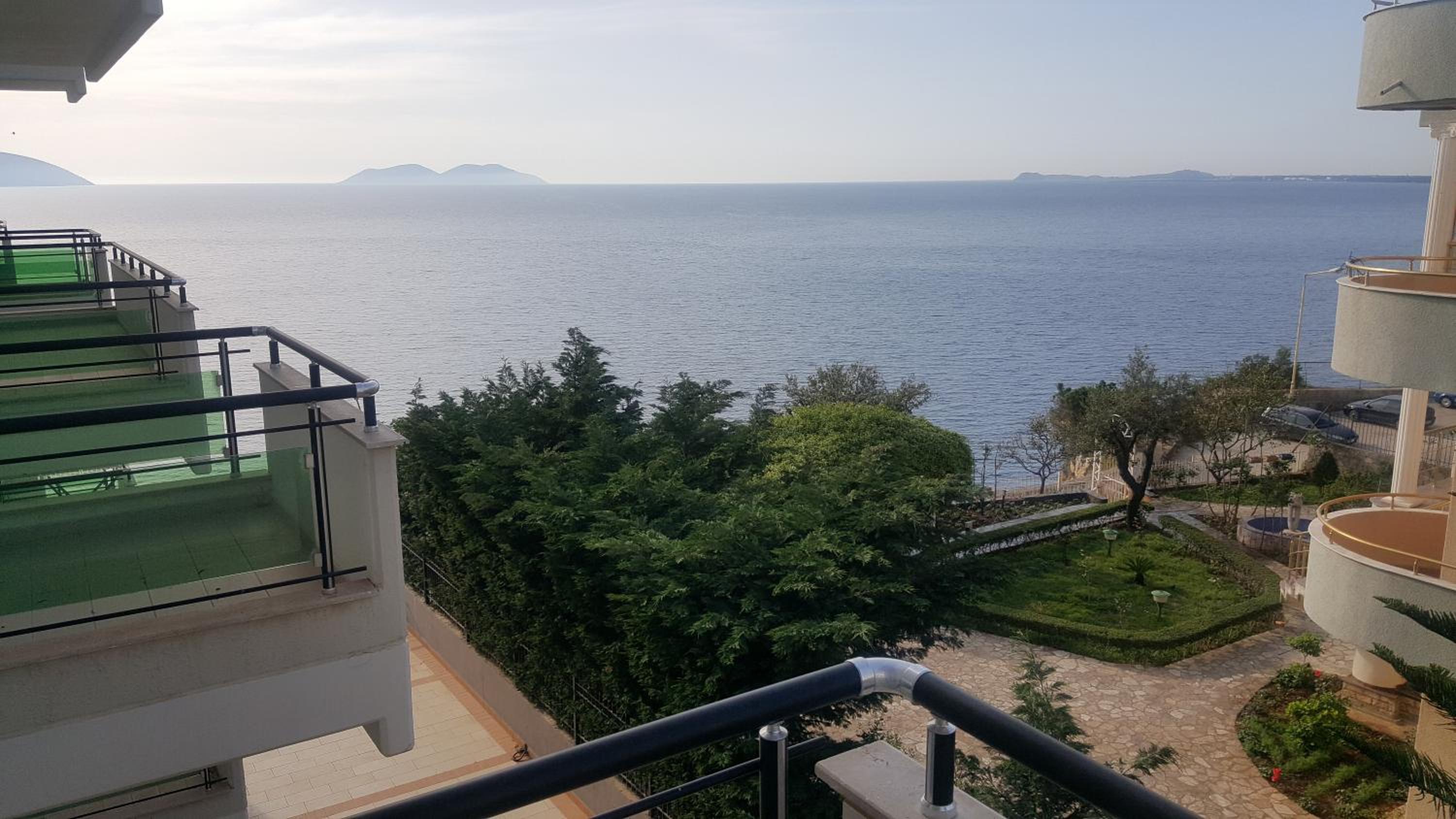 Deni Sea View Apartment