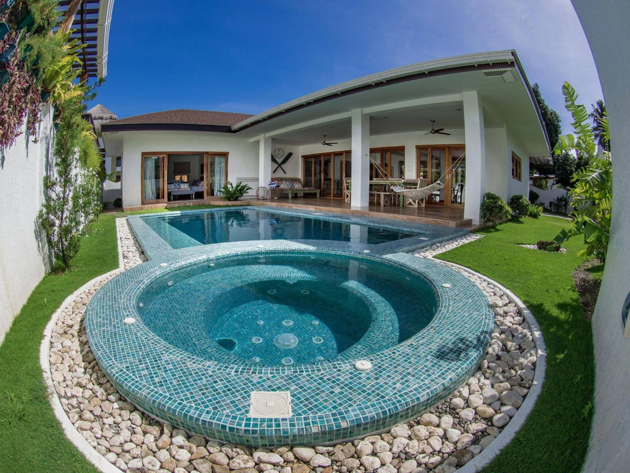 Vida Homes Condo Resort