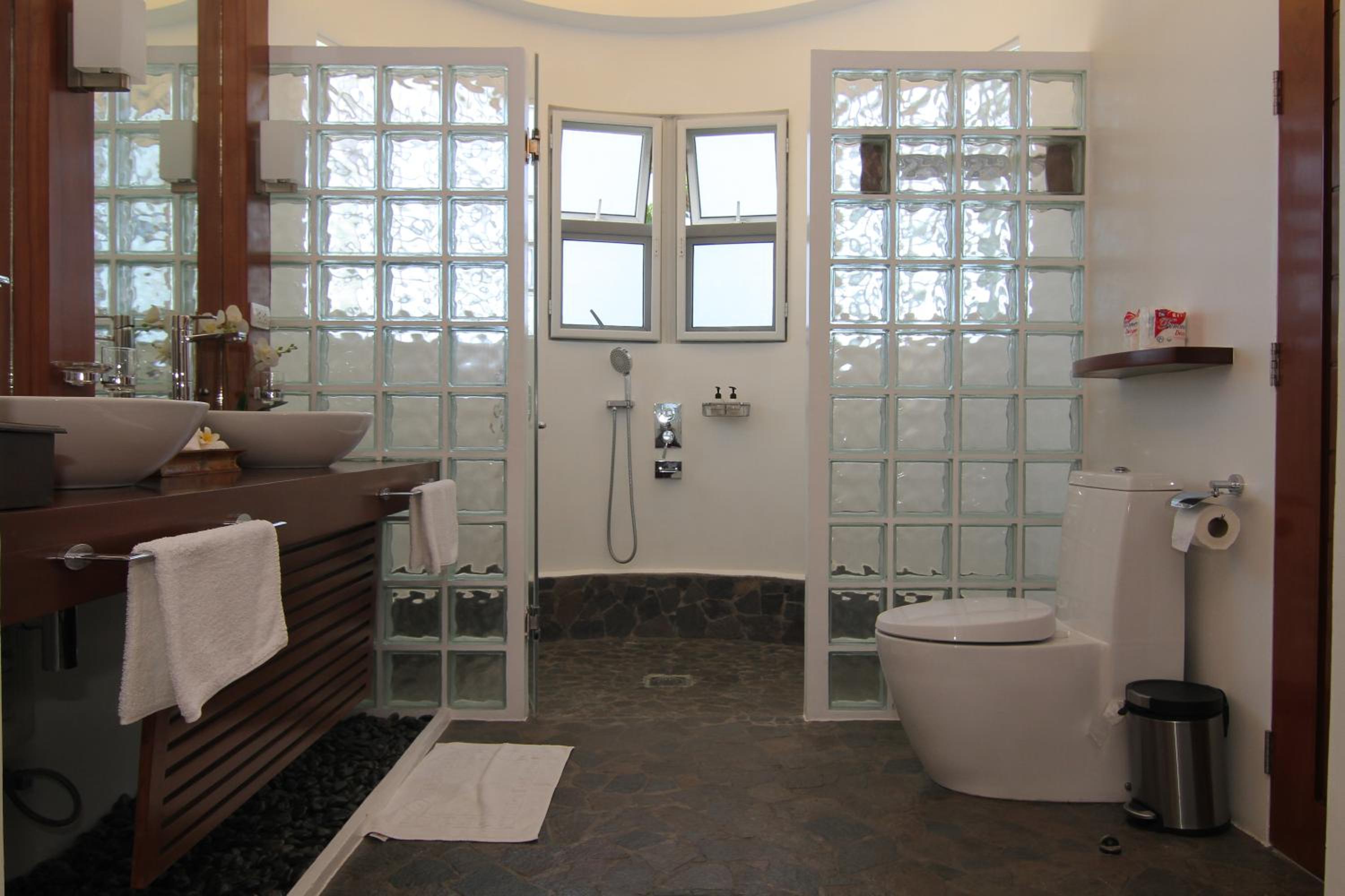 Vida Homes Condo Resort