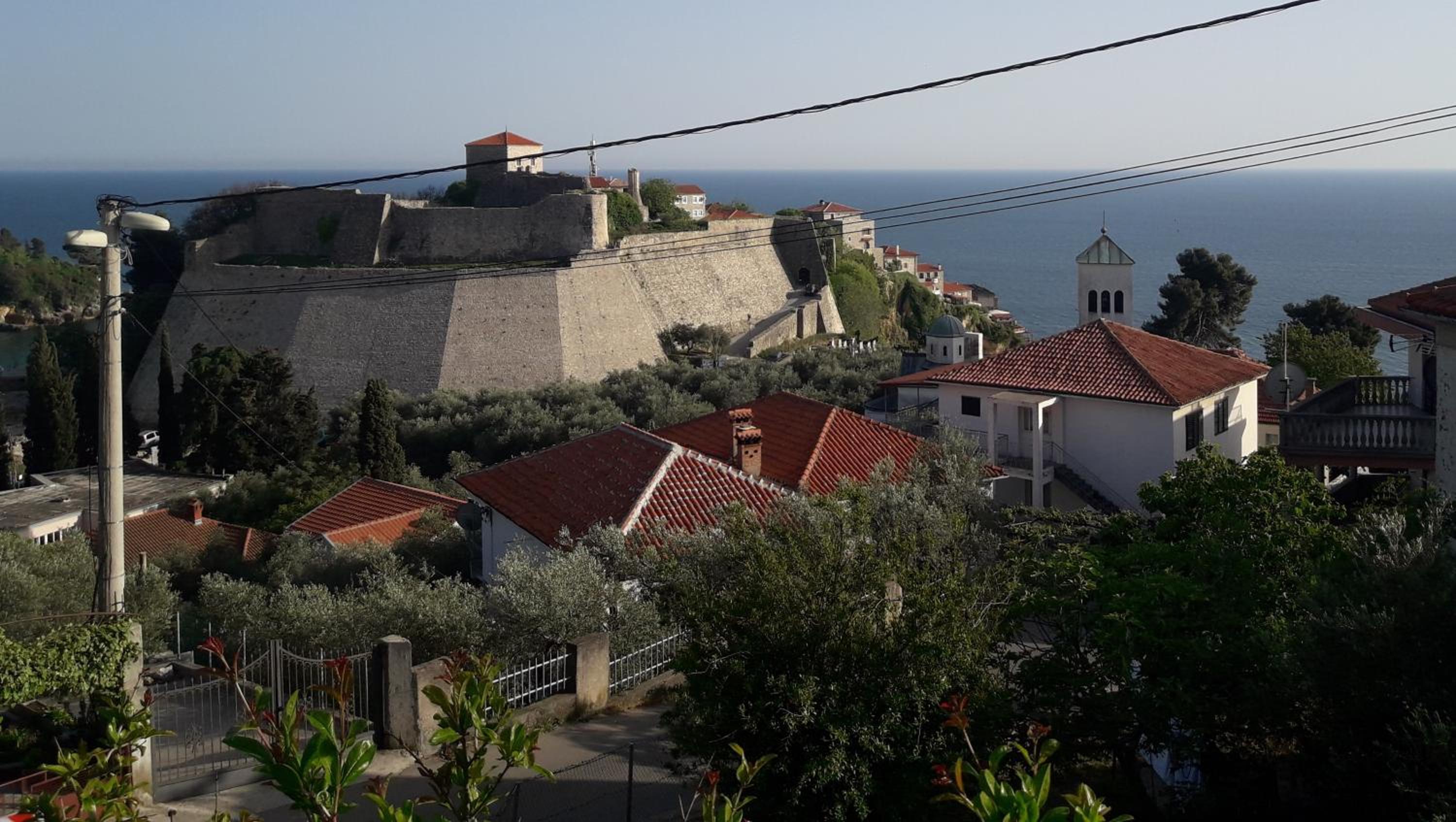 Hotel Luka Apartment - Image 1