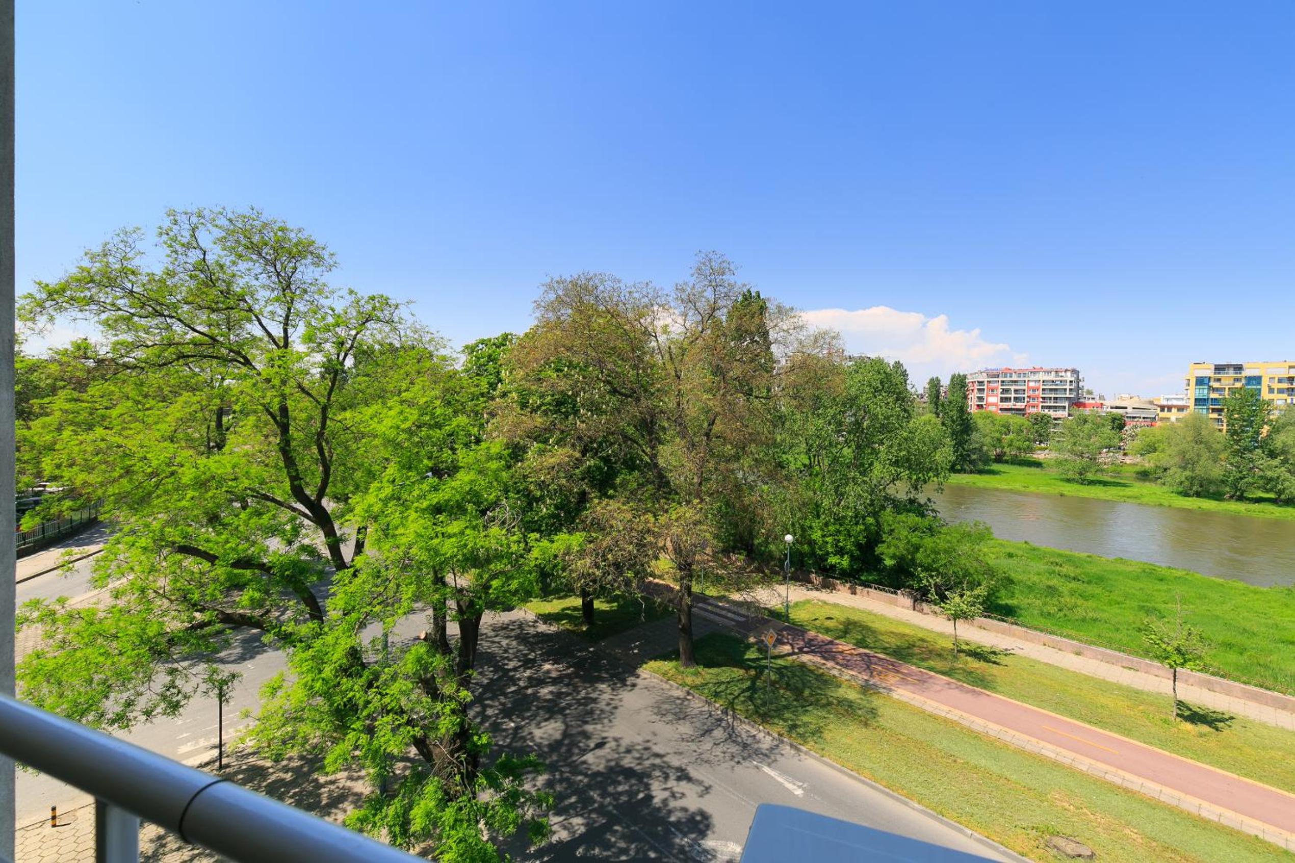 City Center Studio - River View