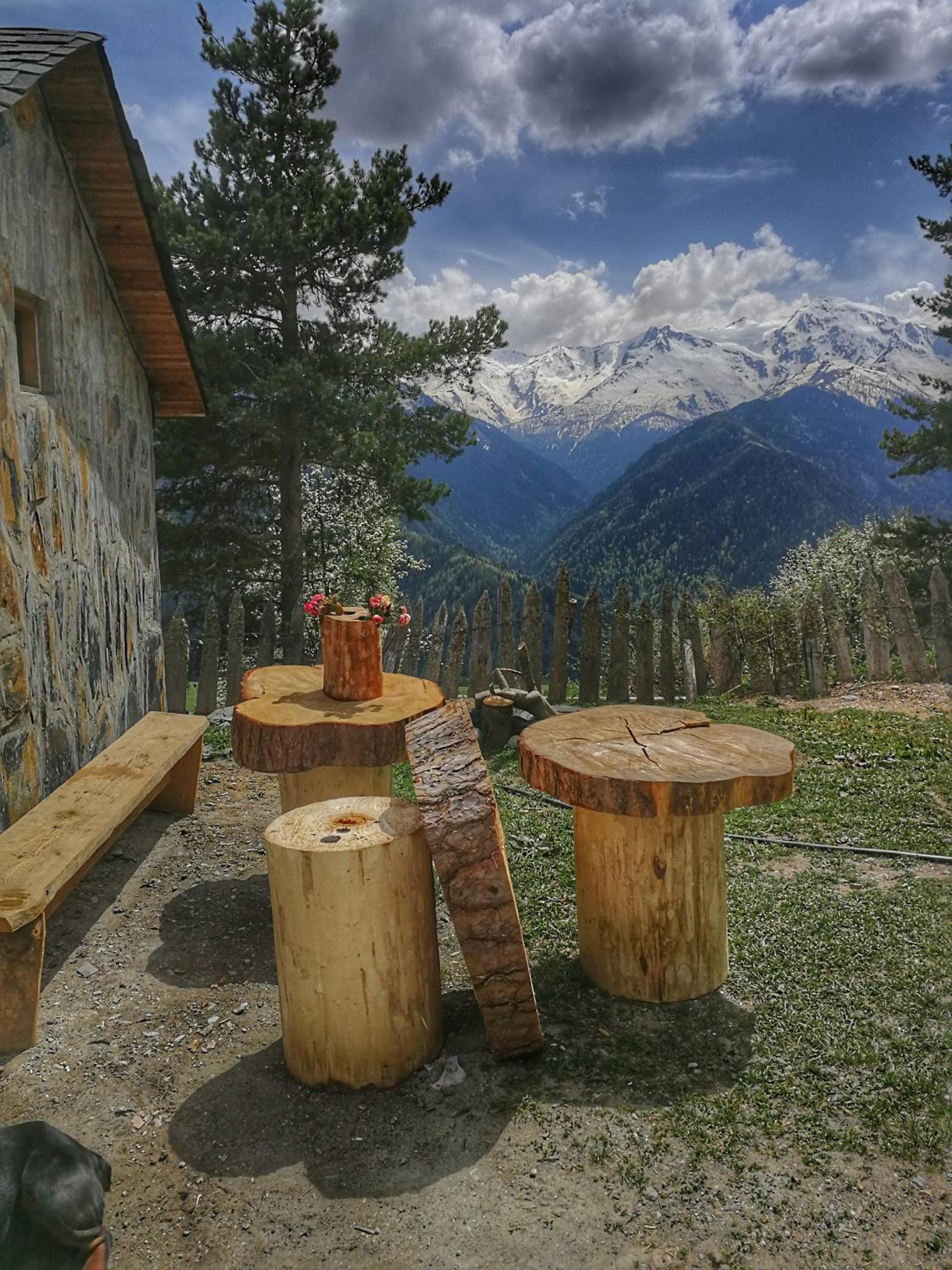Heshkili huts and cabins Svaneti