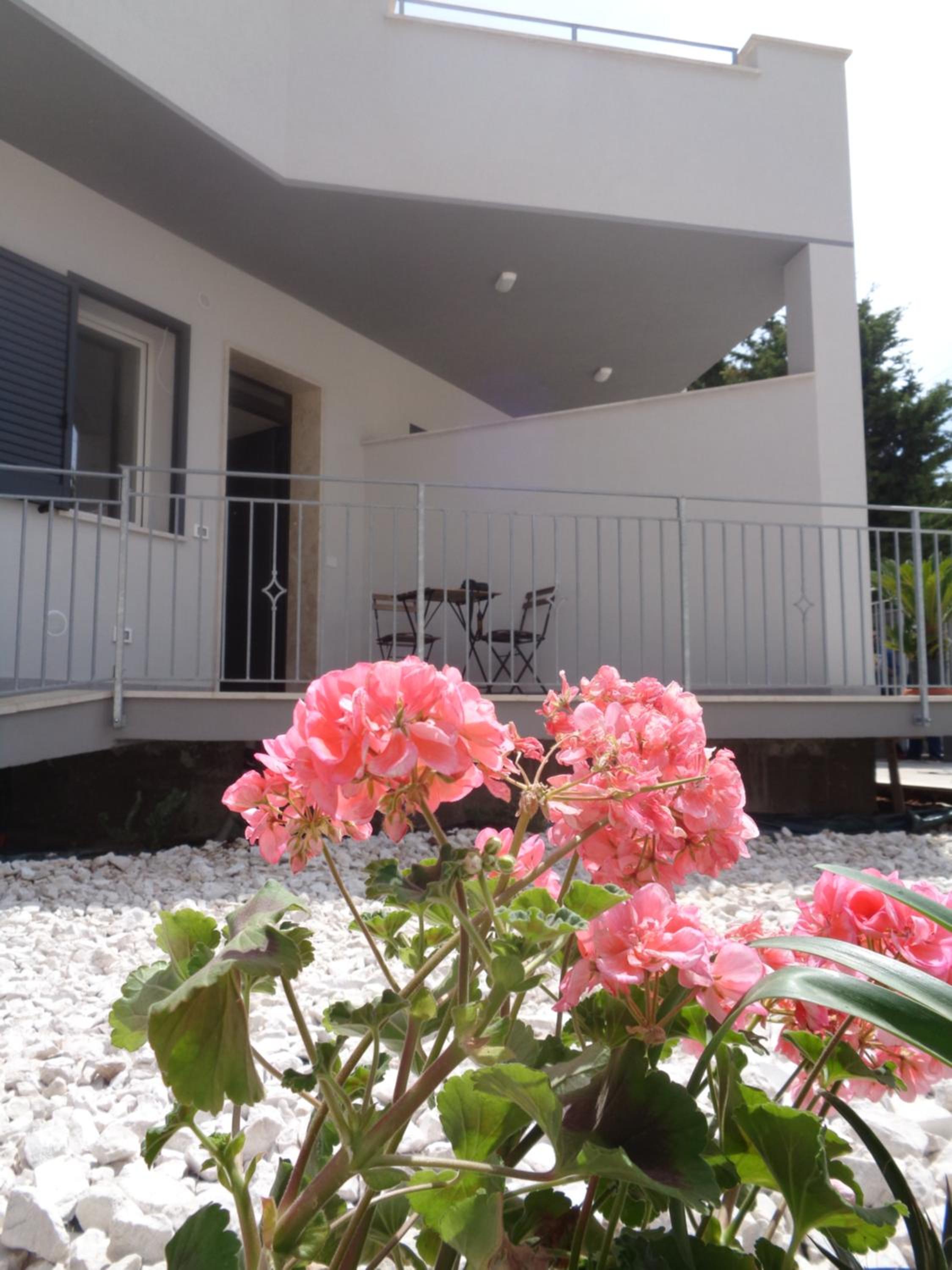 Eryx Apartments