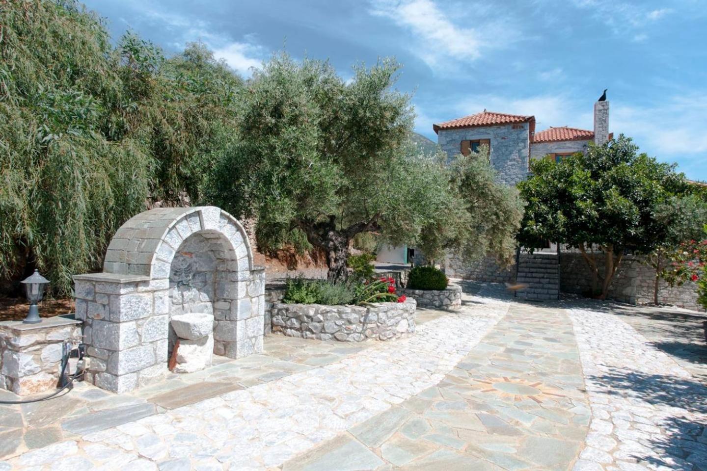 Seaside Serenity - Stylish Seaview Home