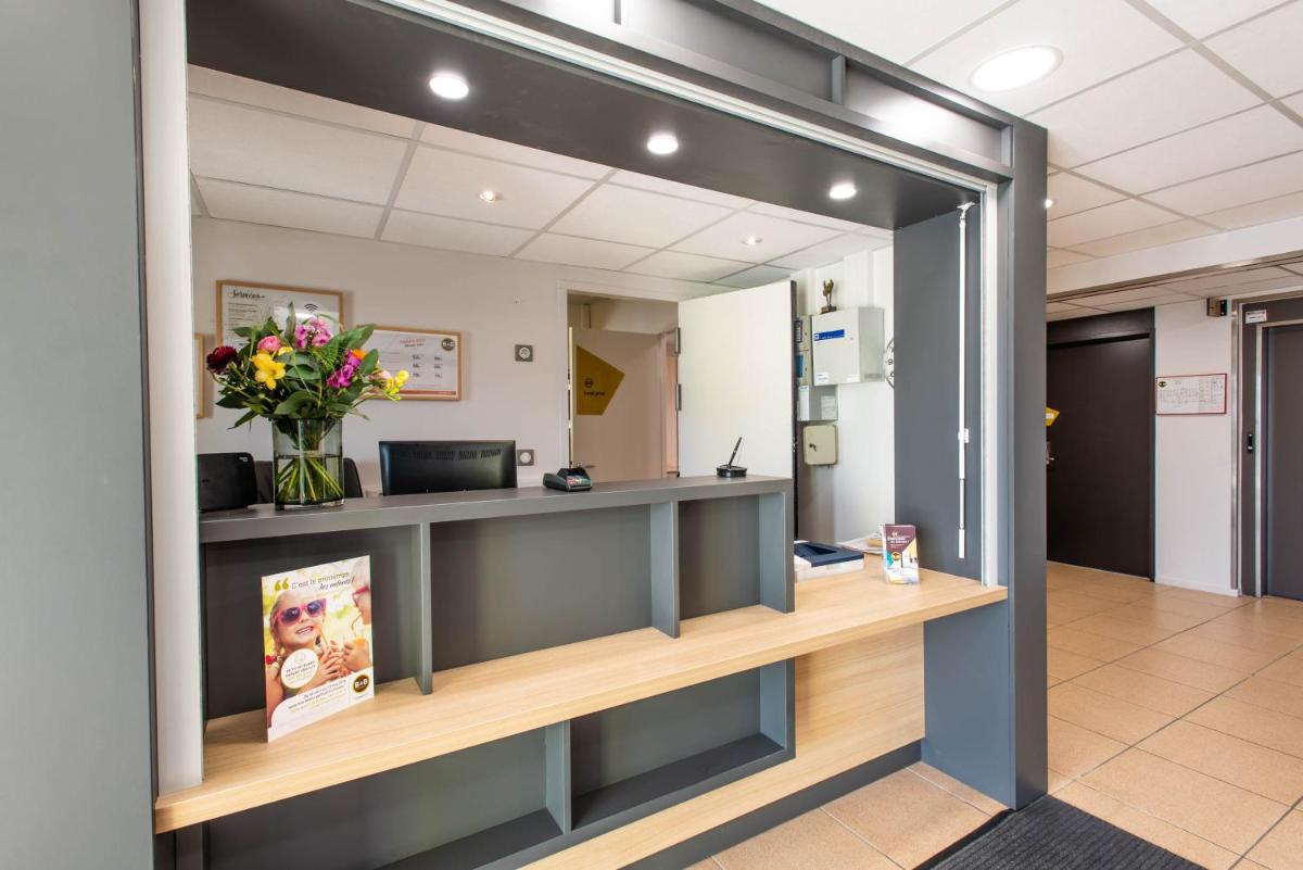 hotel reception