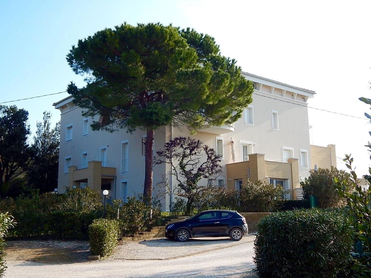 N185 - Numana, meraviglioso trilocale con terrazzo e piscina view 2