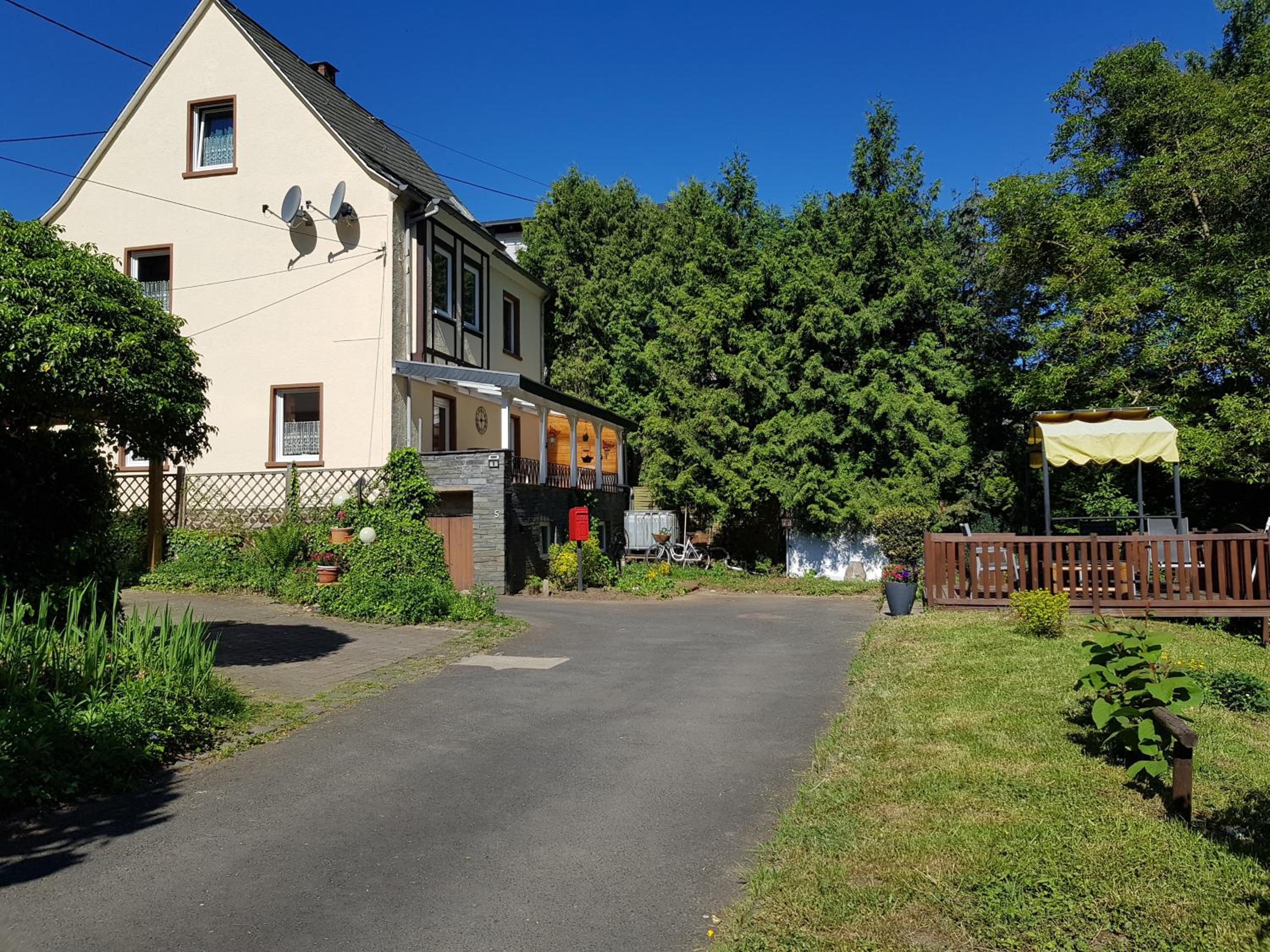 Haus Lowe Ferienwohnungen view 2