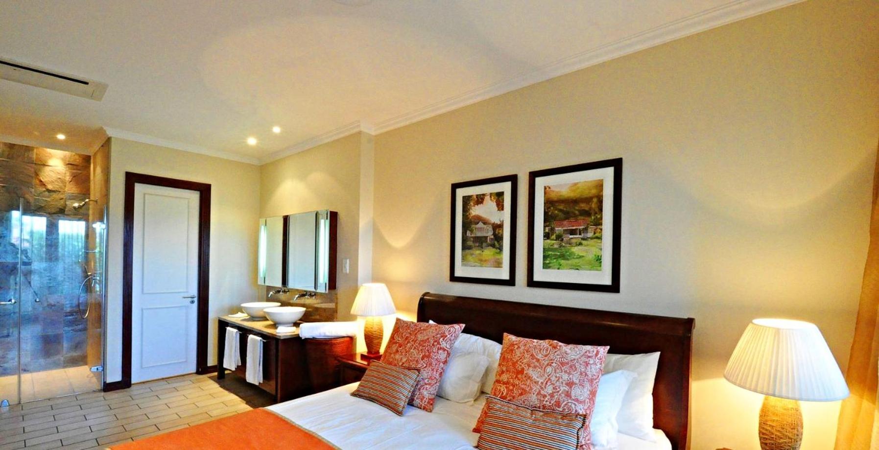 Eden Island, Beach front, Luxury, 3 Bed Ensuite, WiFi