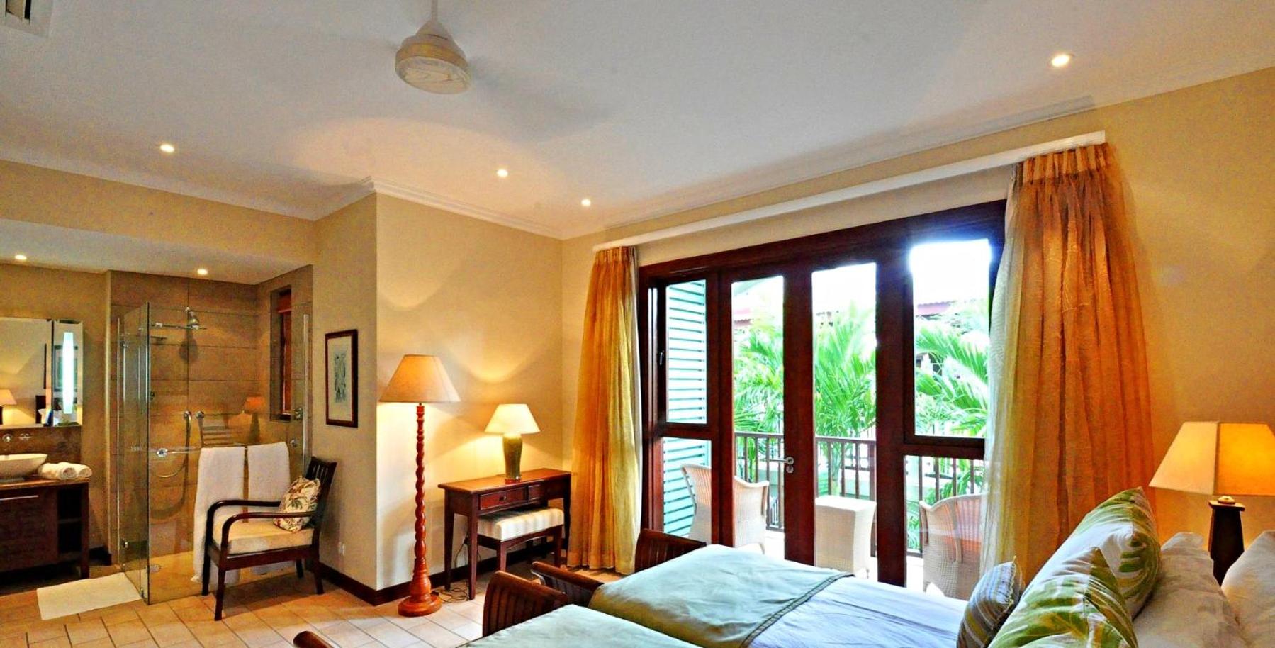 Eden Island, Beach front, Luxury, 3 Bed Ensuite, WiFi