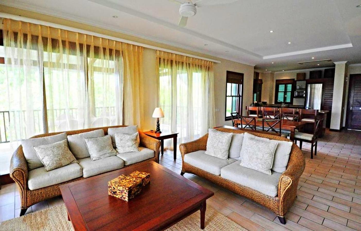 Eden Island, Beach front, Luxury, 3 Bed Ensuite, WiFi