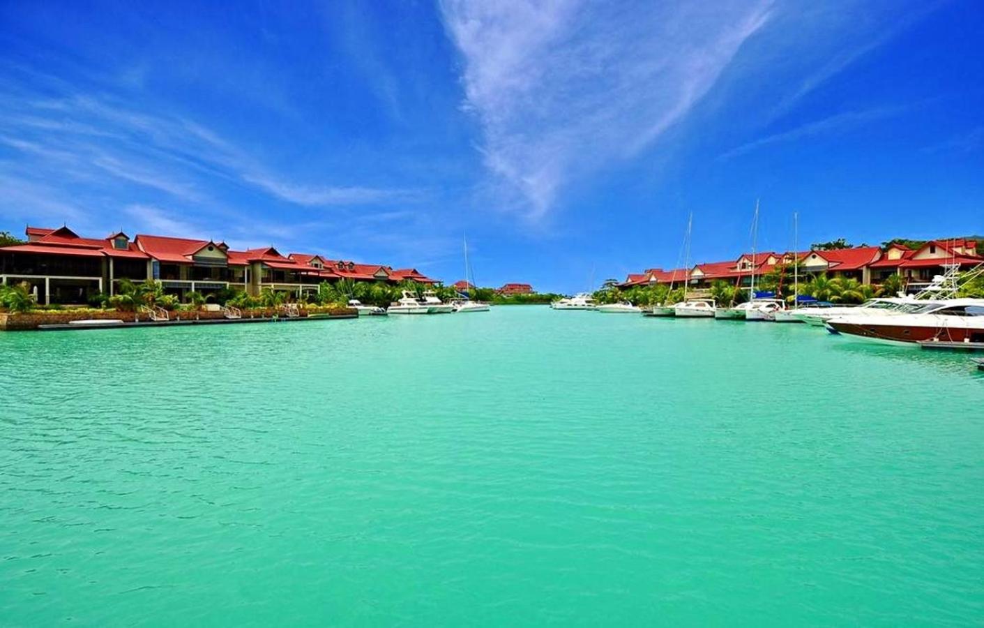 Eden Island, Beach front, Luxury, 3 Bed Ensuite, WiFi