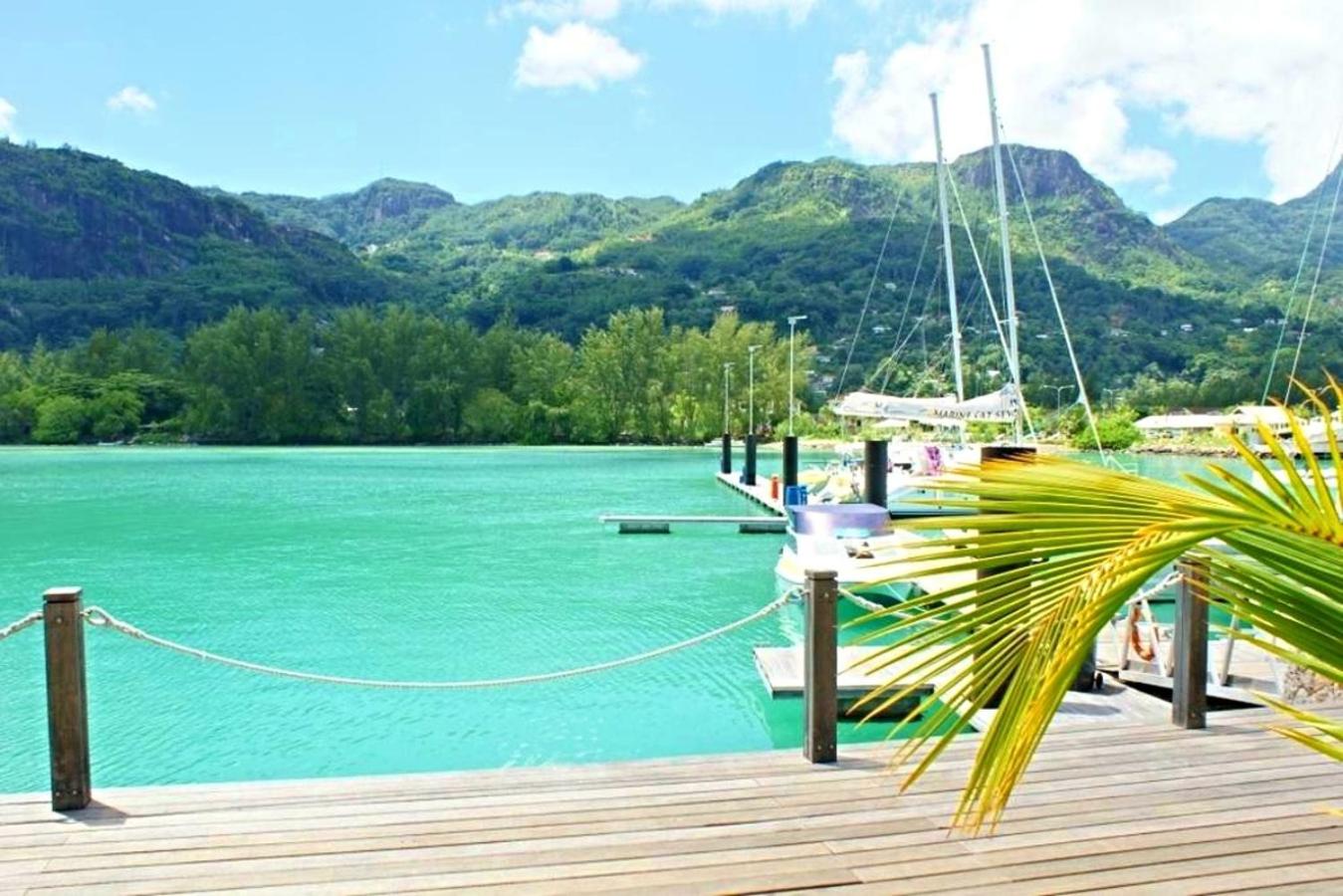 Eden Island, Beach front, Luxury, 3 Bed Ensuite, WiFi