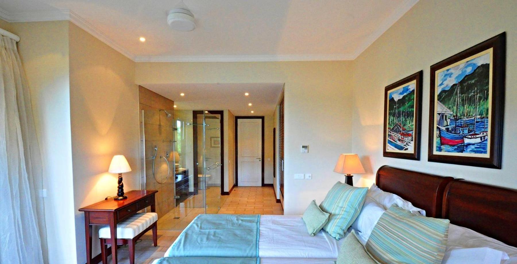 Eden Island, Beach front, Luxury, 3 Bed Ensuite, WiFi