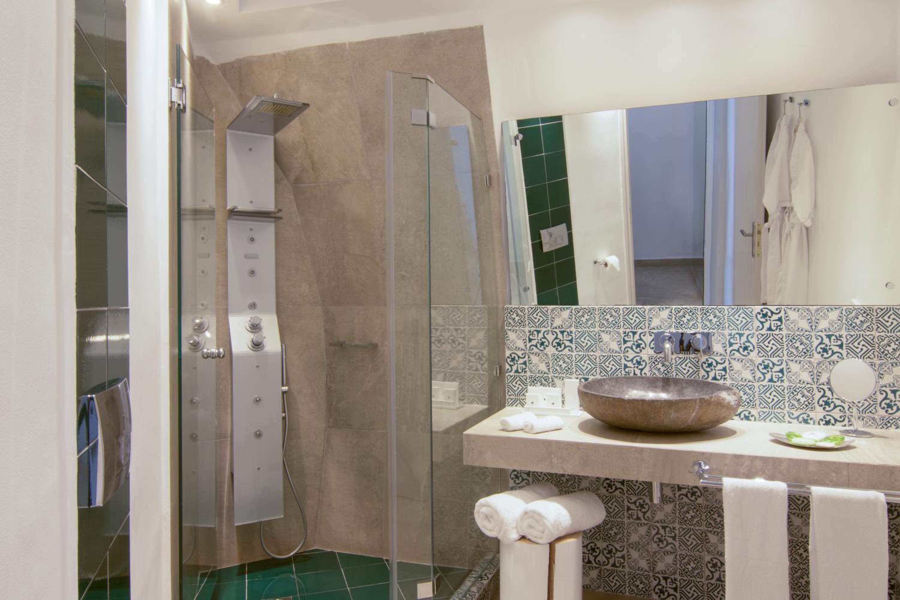 Santorini Secret Suites & Spa 20