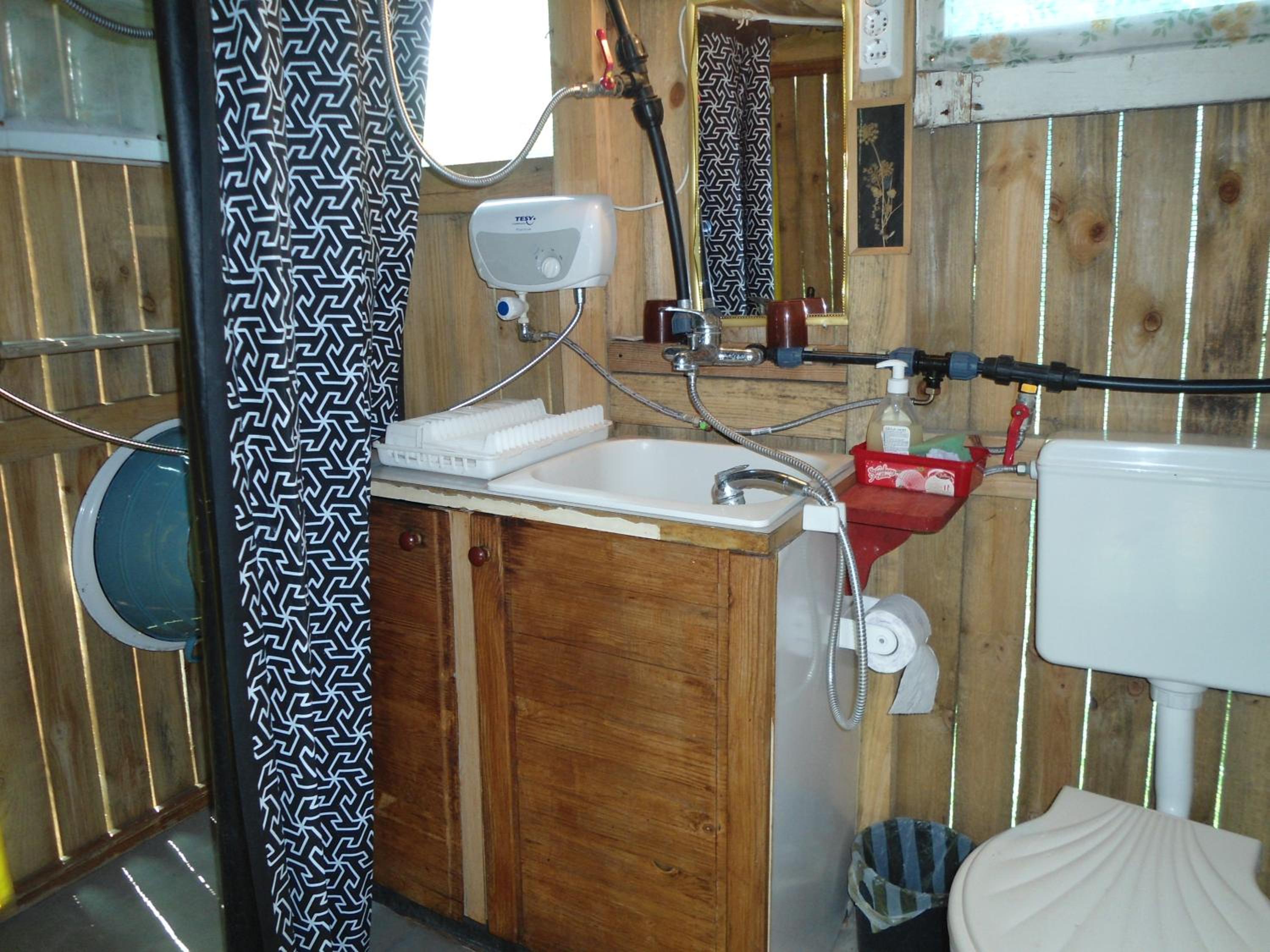 Granichar 1 Caravan