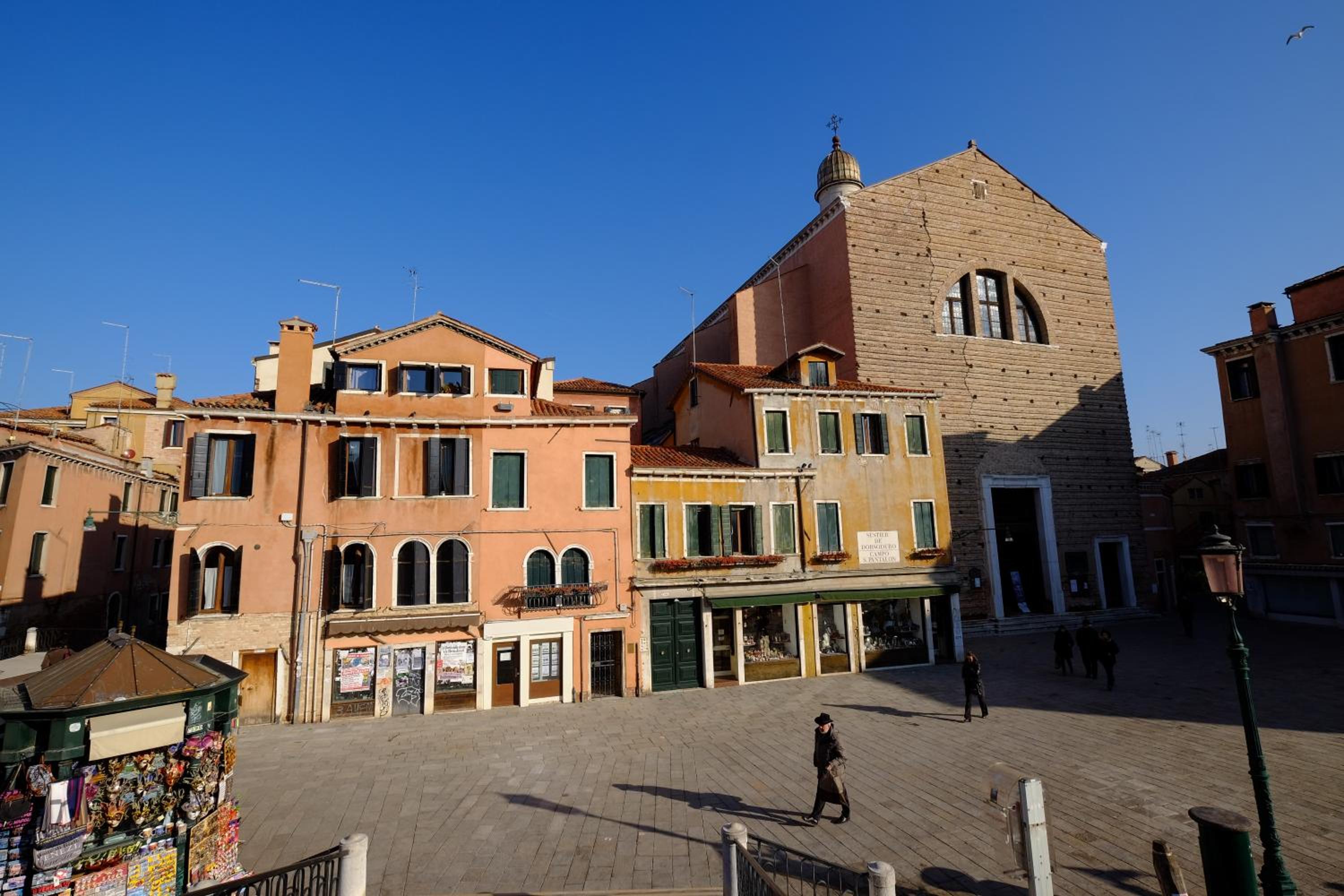 Rio Ca' Foscari a San Pantalon