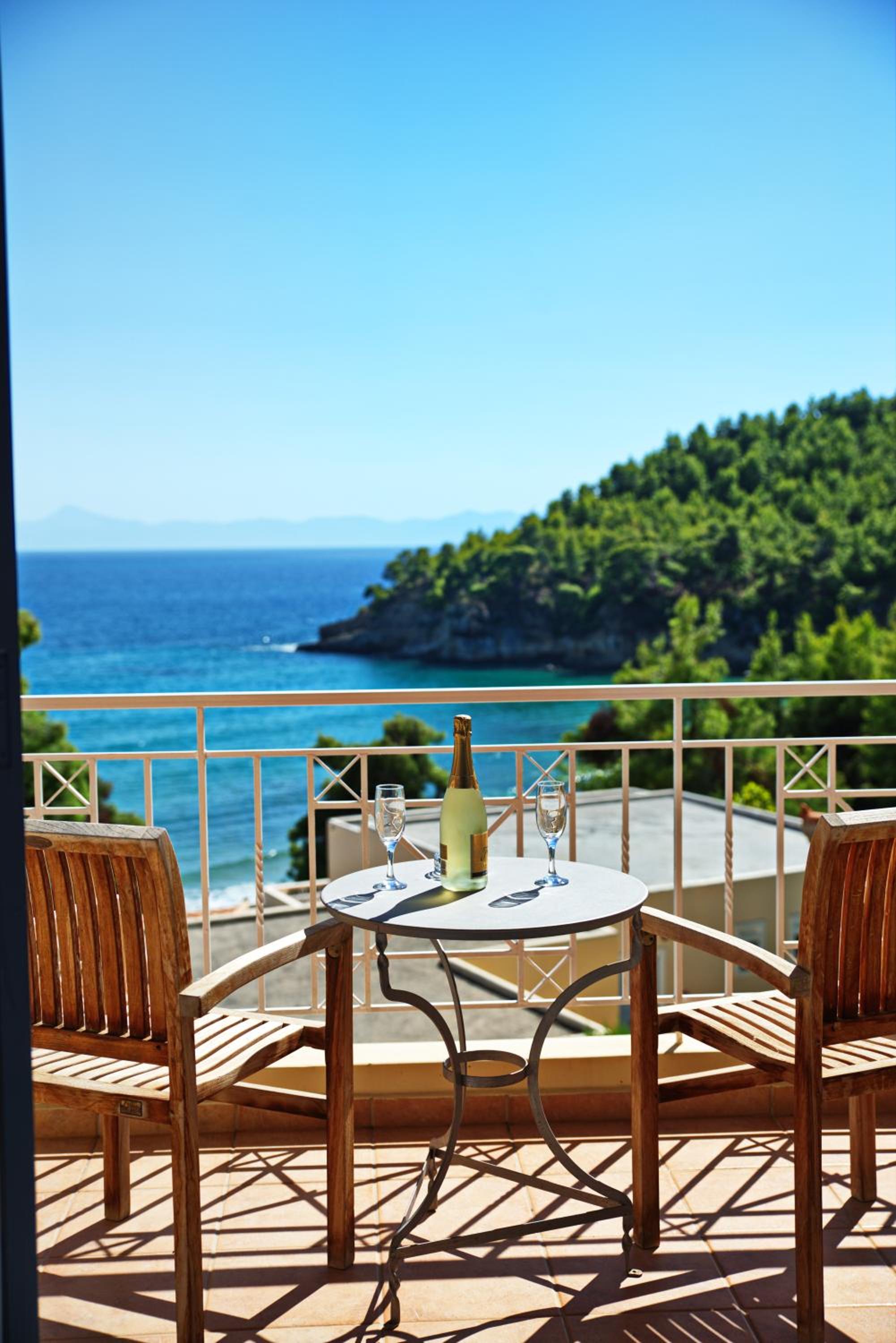 Alonissos Beach Bungalows And Suites Hotel