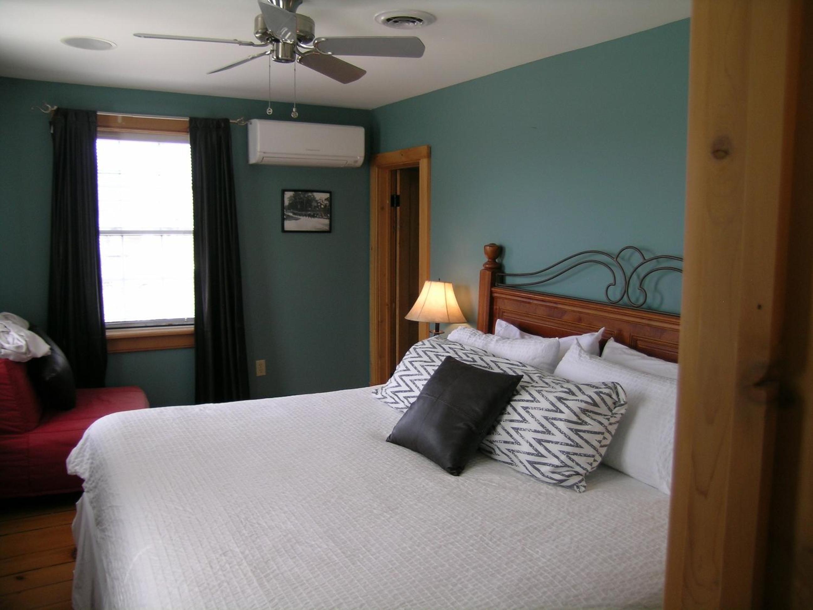 Emilyville Inn