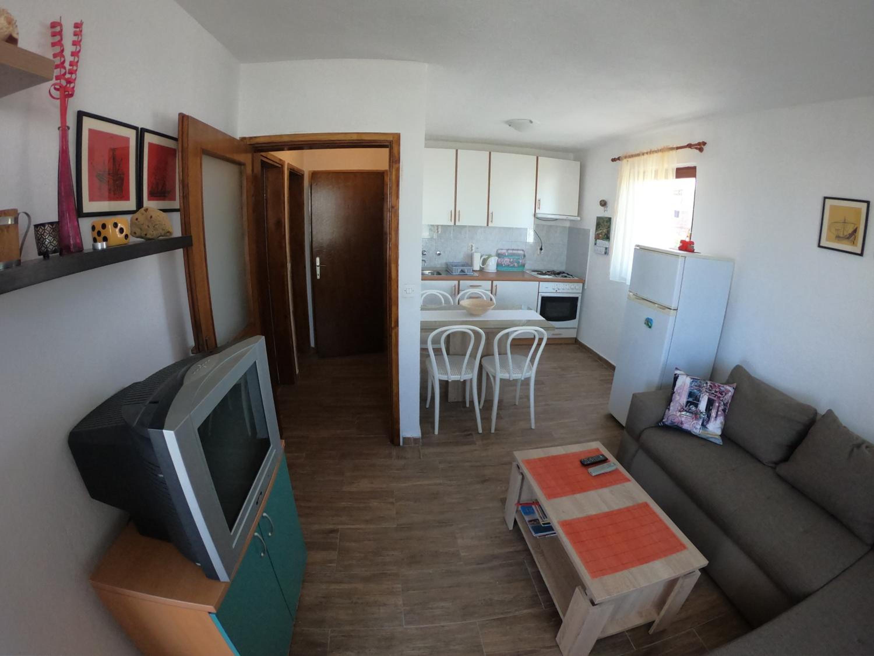 Photo 8