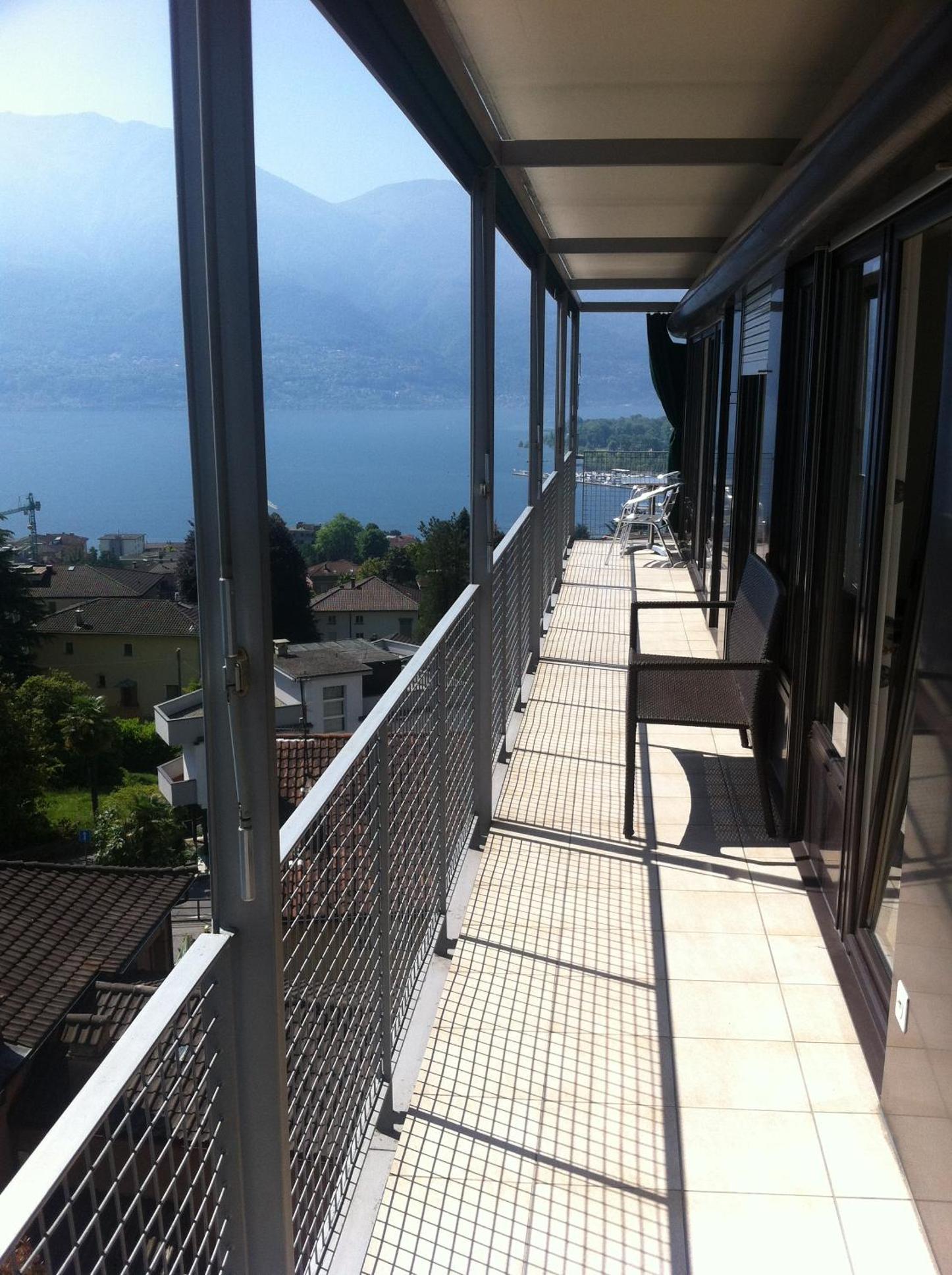 Lichtdurchflutete Ferienwohnung mit Panorama-Sicht und Schwimmbad/Sauna view 2