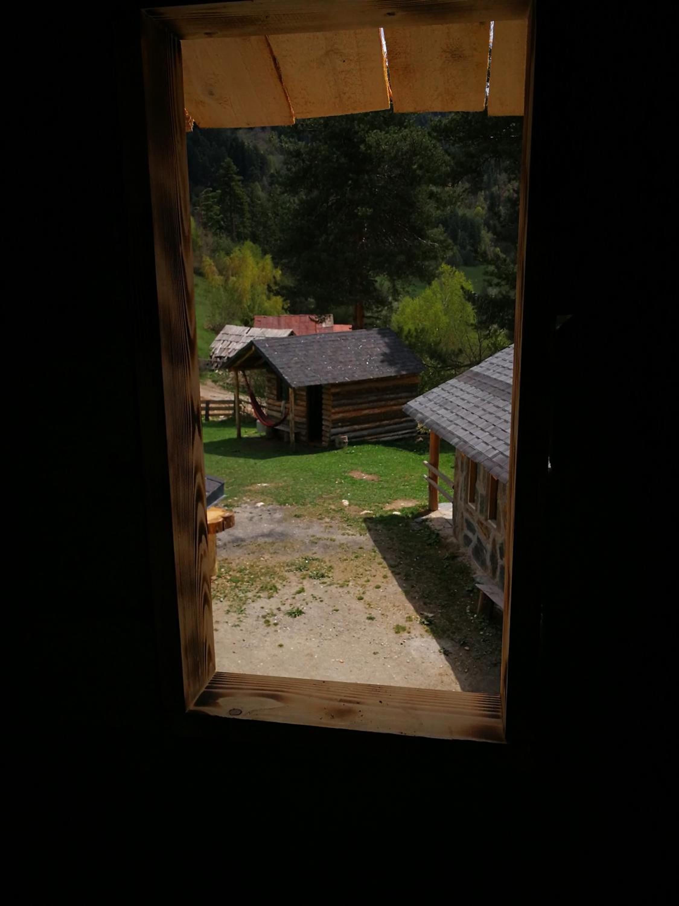 Heshkili huts and cabins Svaneti