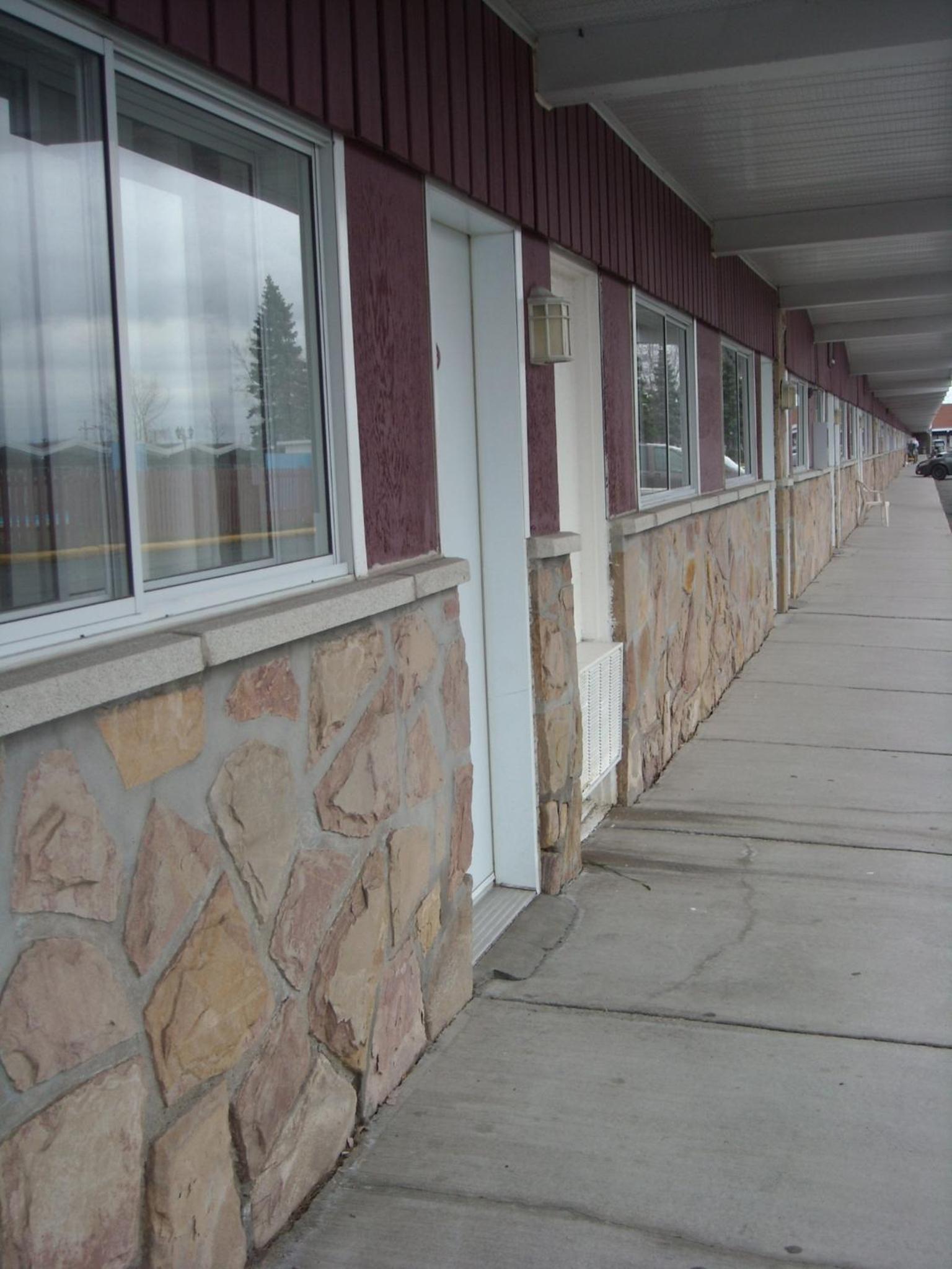 Hotel Grand Motel Saint-Hubert - Image 1