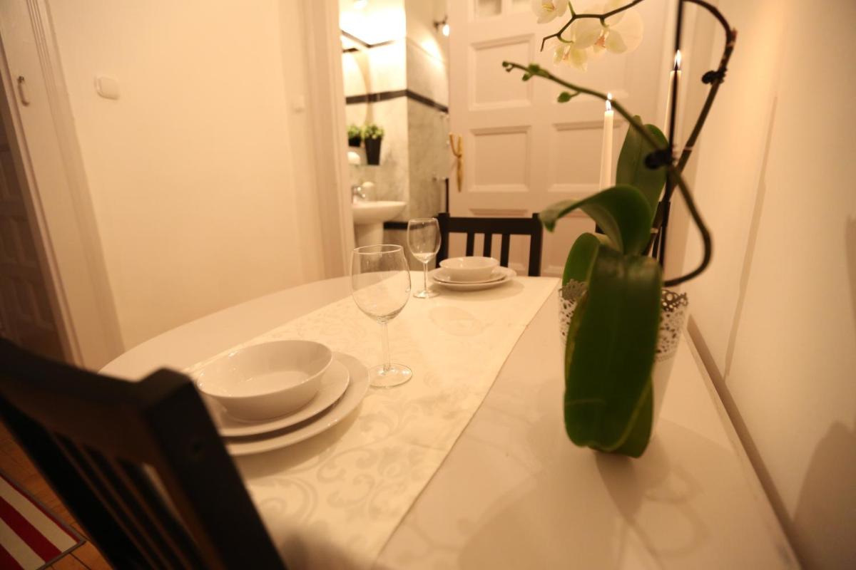 d.Five Classic Luxury Apartment
