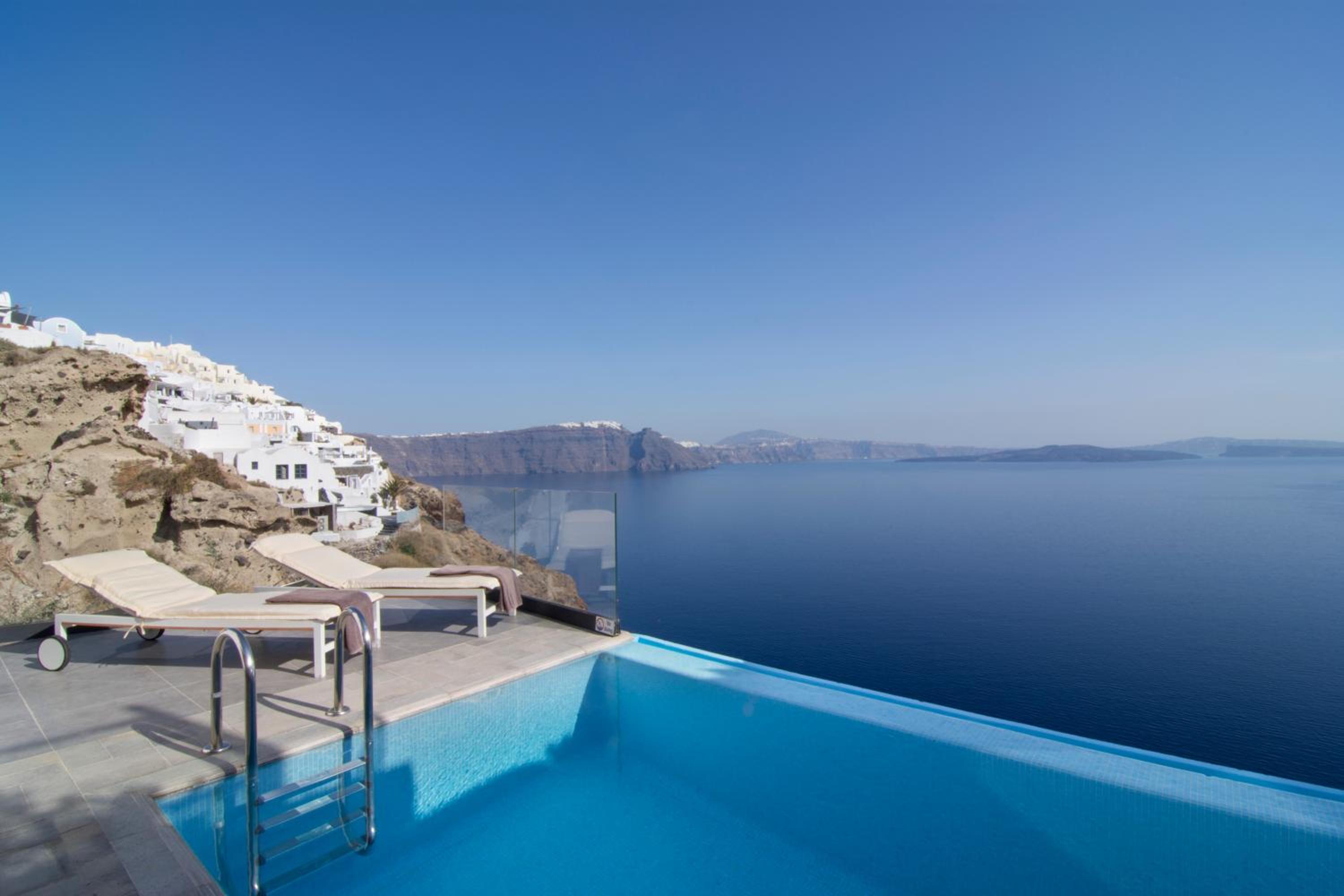 Santorini Secret Suites & Spa 4