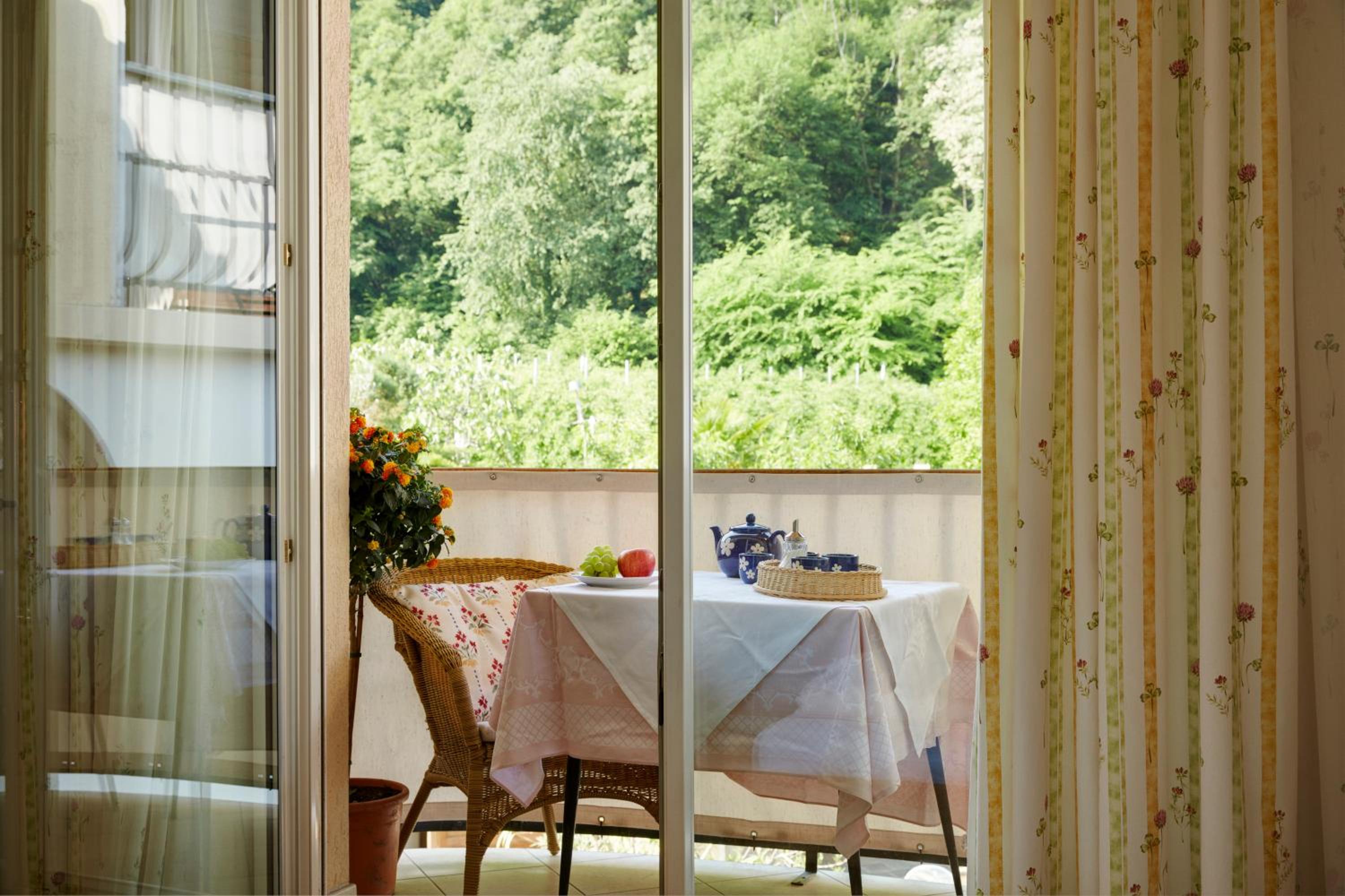 Kreuzwegerhof Nals - Historic Nature Stay with Pool near Meran & Bozen