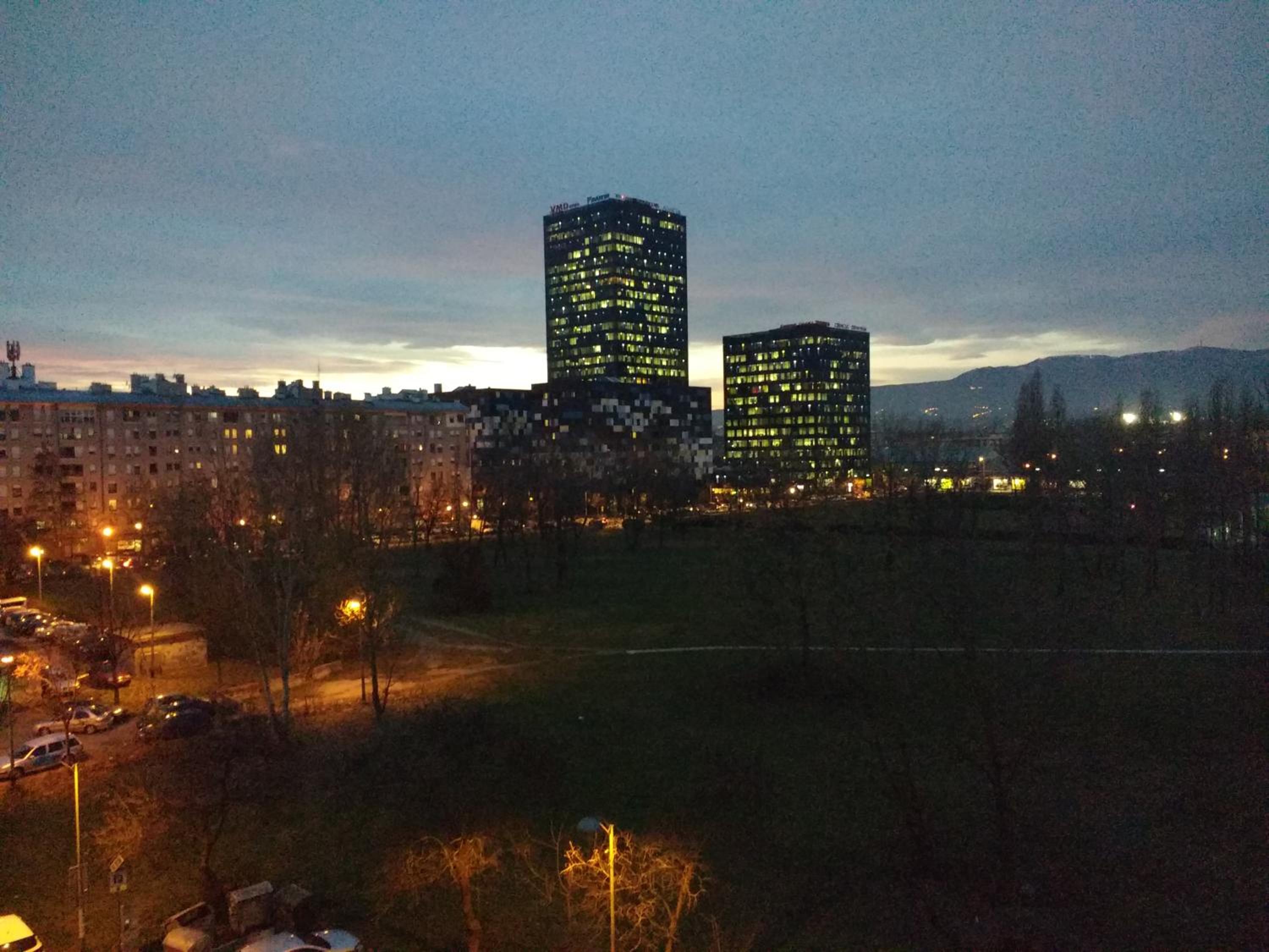 Meridian Apartment , 300m to Bus Terminal, Fast Wifi & Airport Transf view 5