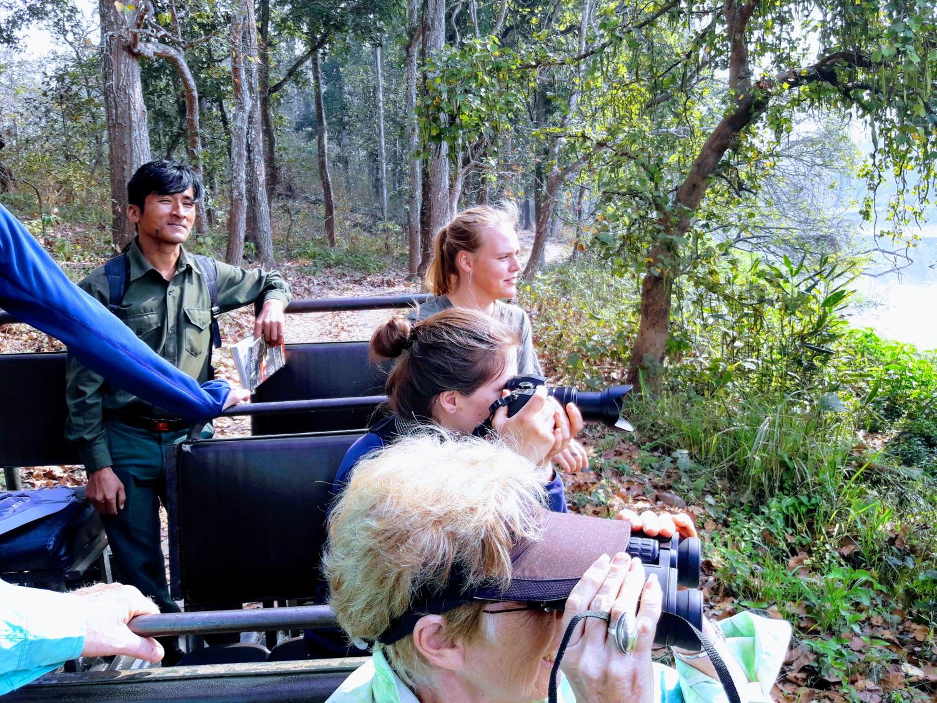 Hotel Rhino Land-Sauraha Family Home